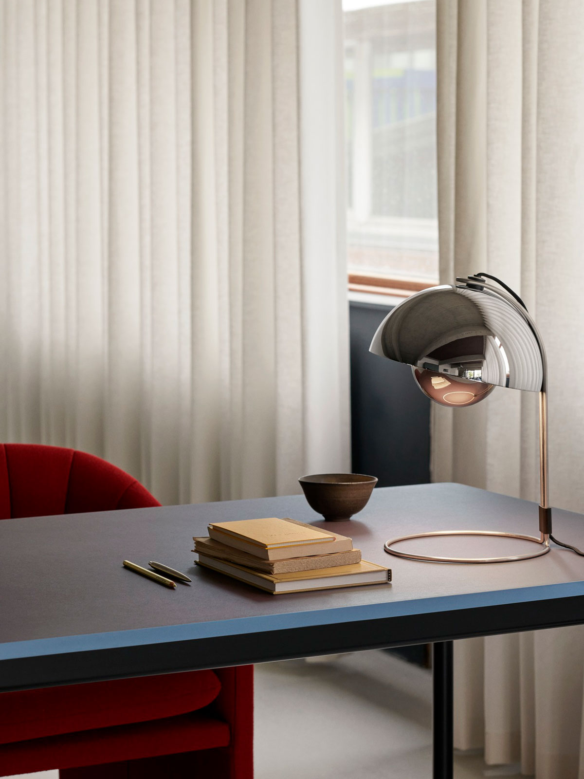 &Tradition Flowerpot VP4 Table Lamp