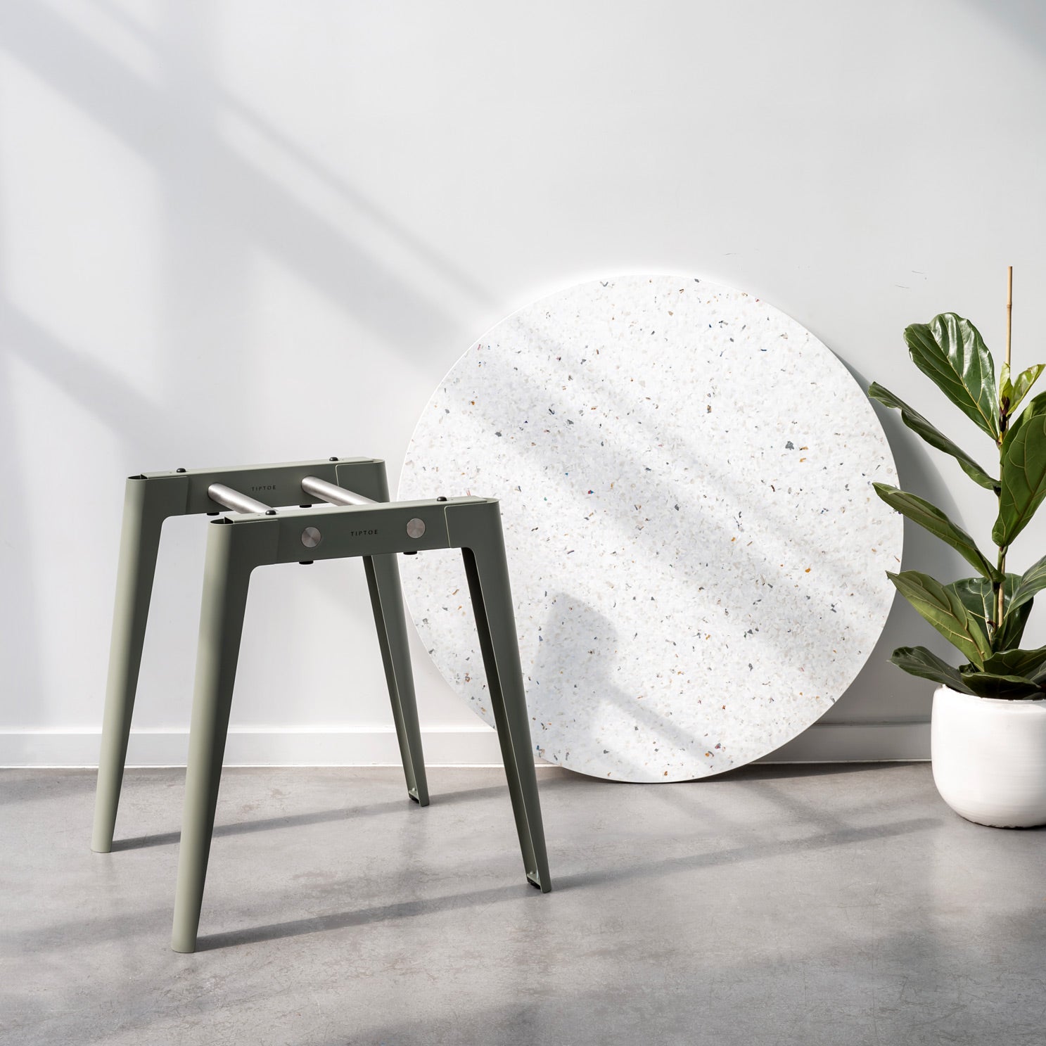 TIPTOE NEW MODERN Round Meeting Table Diameter 108cm - Venezia Recycled Plastic