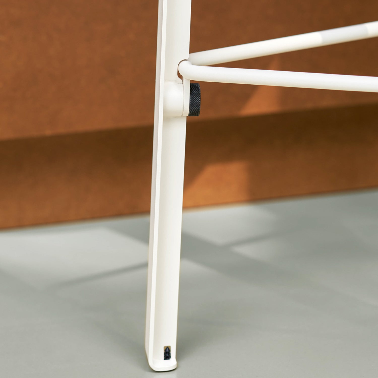 TIPTOE LOU Bar Stool - Solid Oak