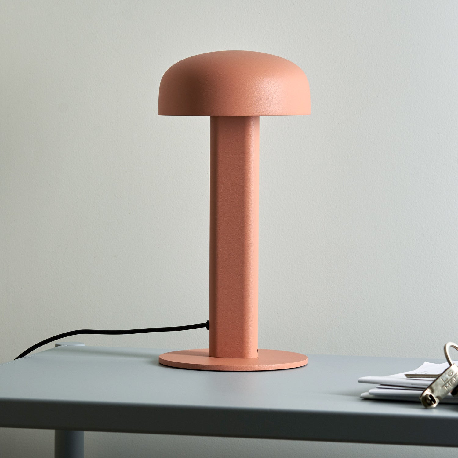 TIPTOE NOD table lamp