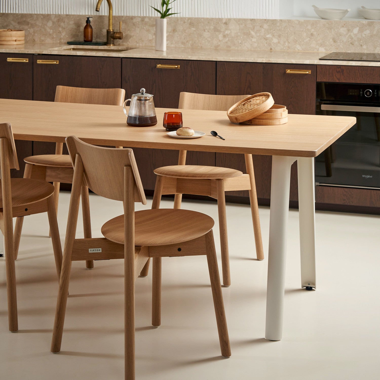 TIPTOE NEW MODERN dining table - eco-certified wood