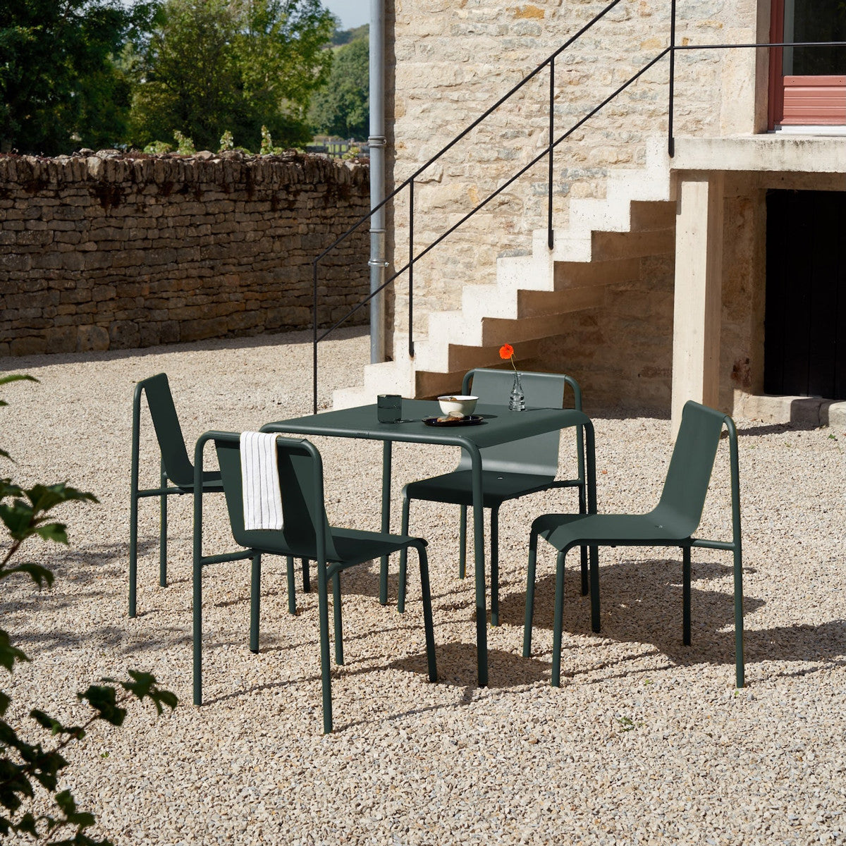 TIPTOE PANORAMA outdoor table - powder-coated steel