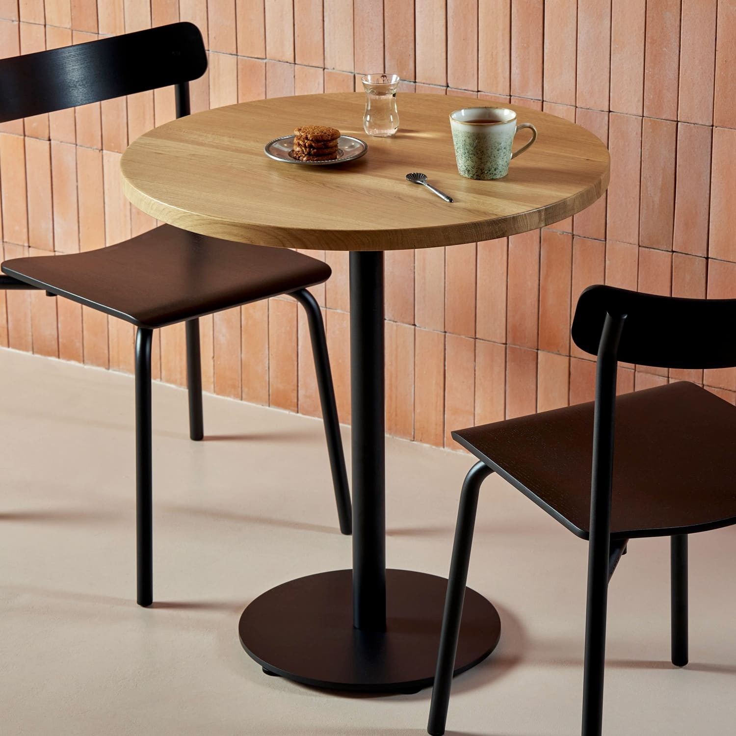 TIPTOE ETUDE chair - eco-certified wood