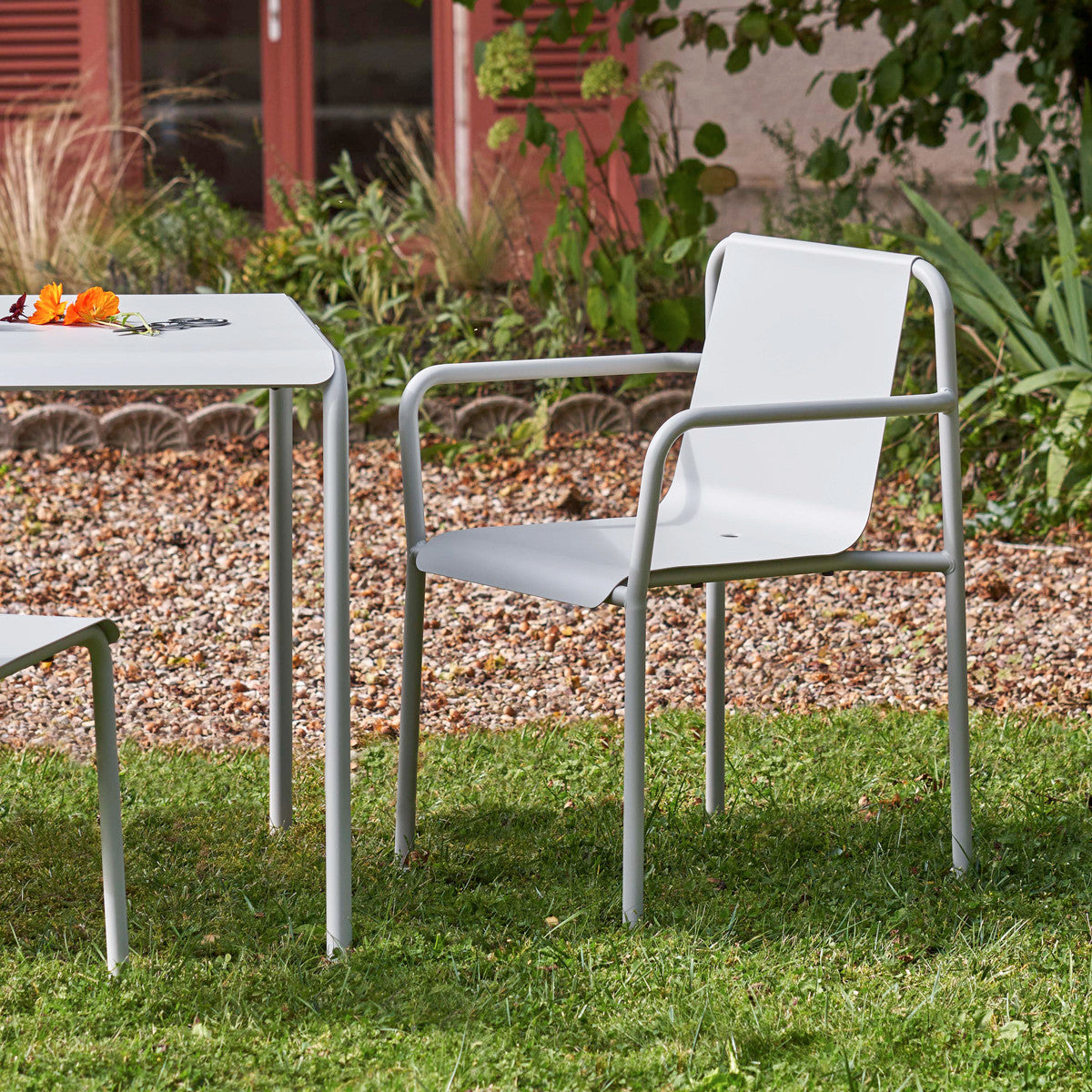 TIPTOE PANORAMA outdoor chair with armrests - powder-coated steel