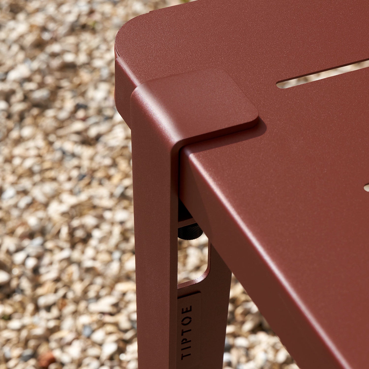 TIPTOE Outdoor table - powder-coated steel