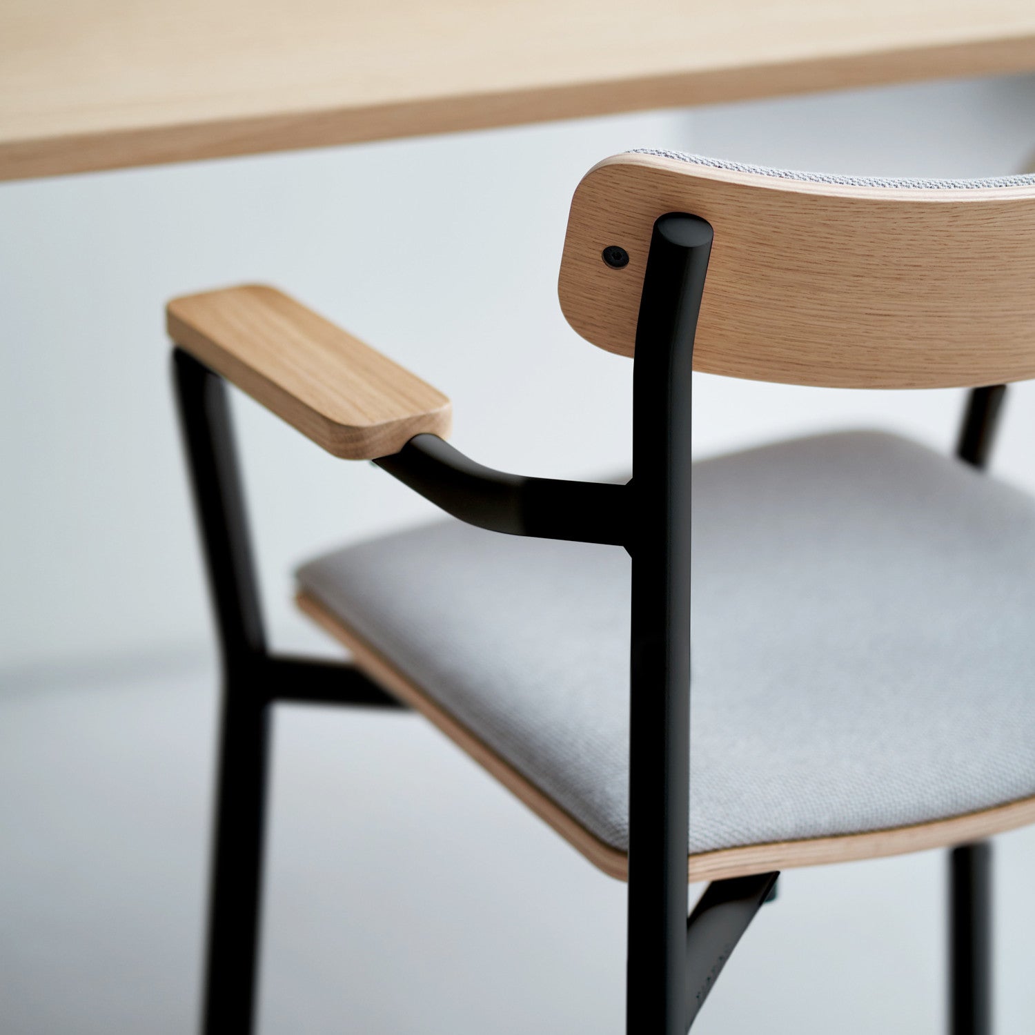 TIPTOE ETUDE chair with armrests - recycled fabric