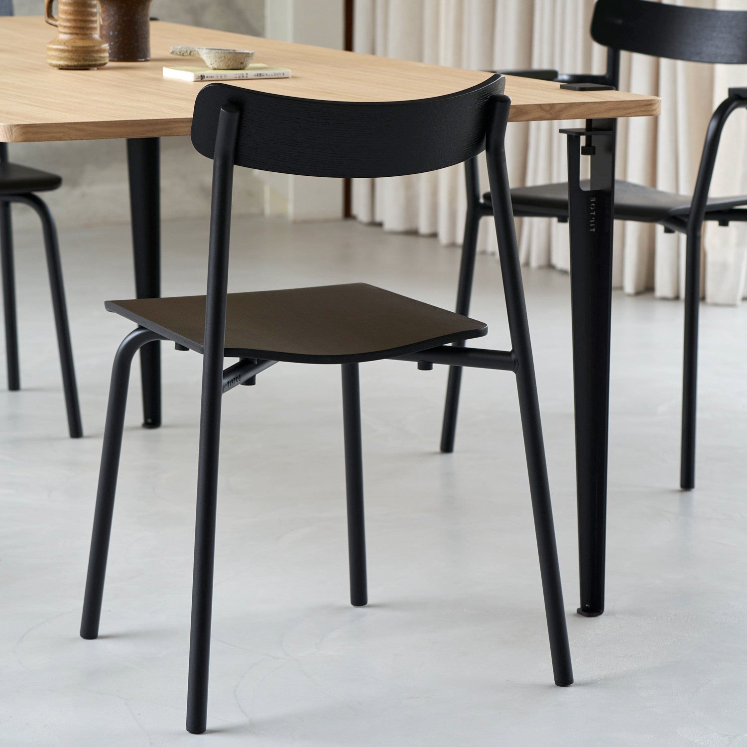 TIPTOE ETUDE chair - eco-certified wood