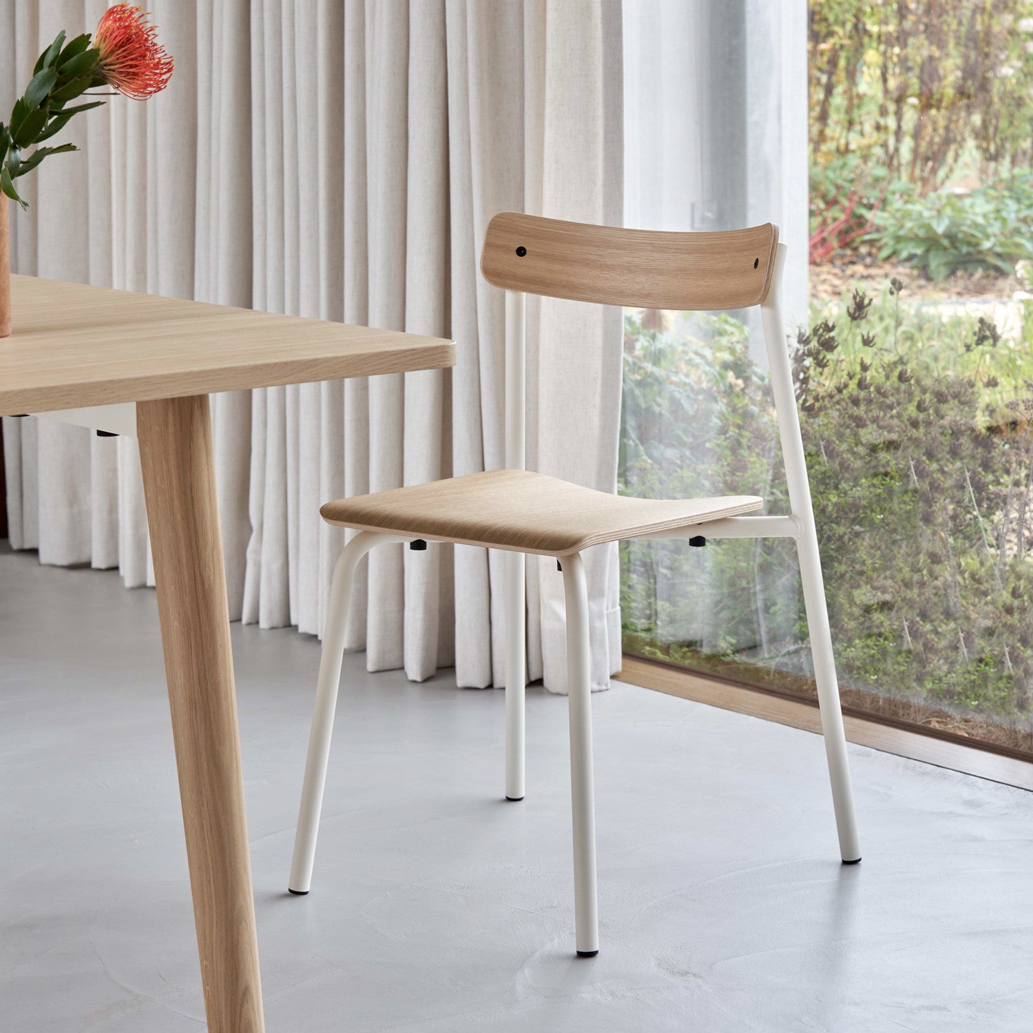 TIPTOE ETUDE chair - eco-certified wood