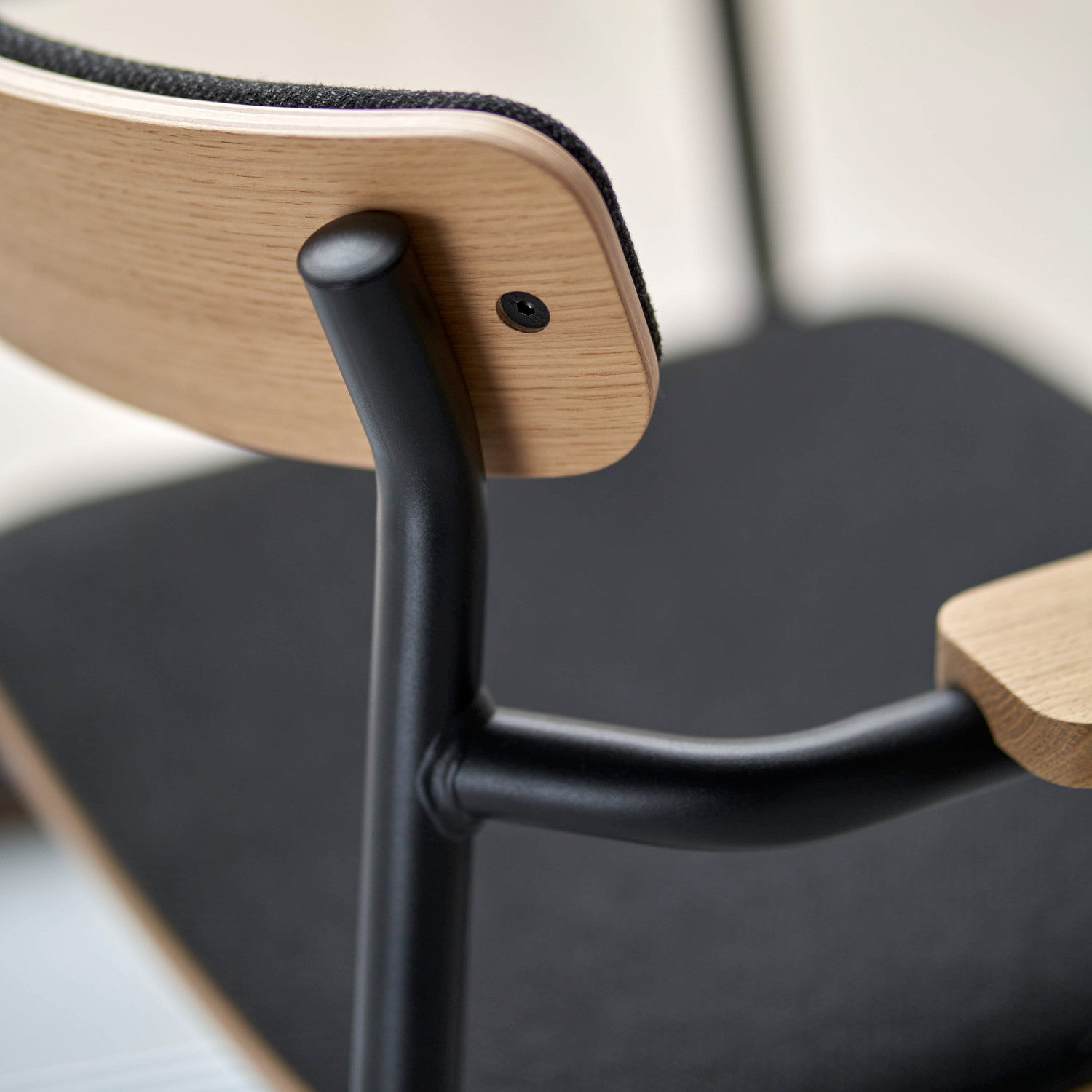 TIPTOE ETUDE chair with armrests - recycled fabric