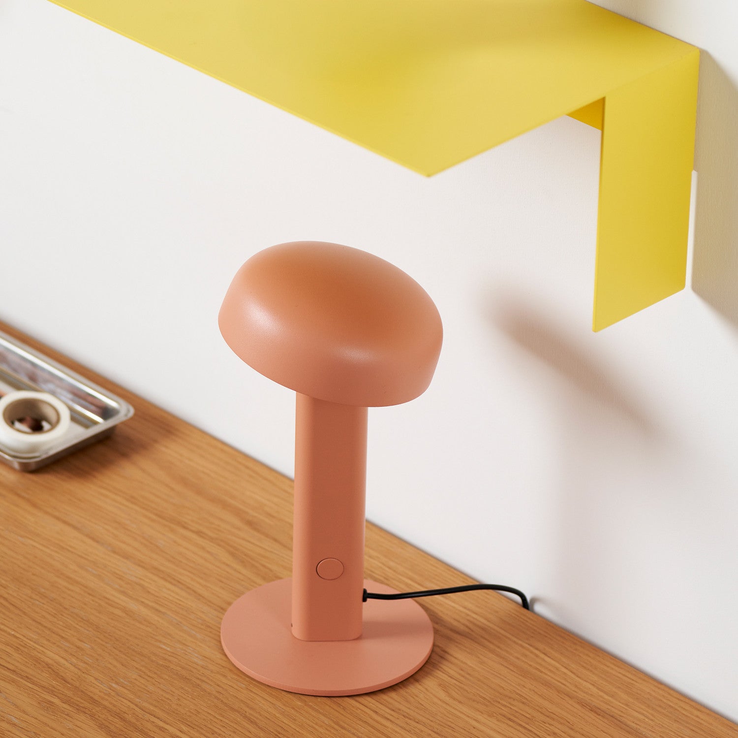 TIPTOE NOD table lamp