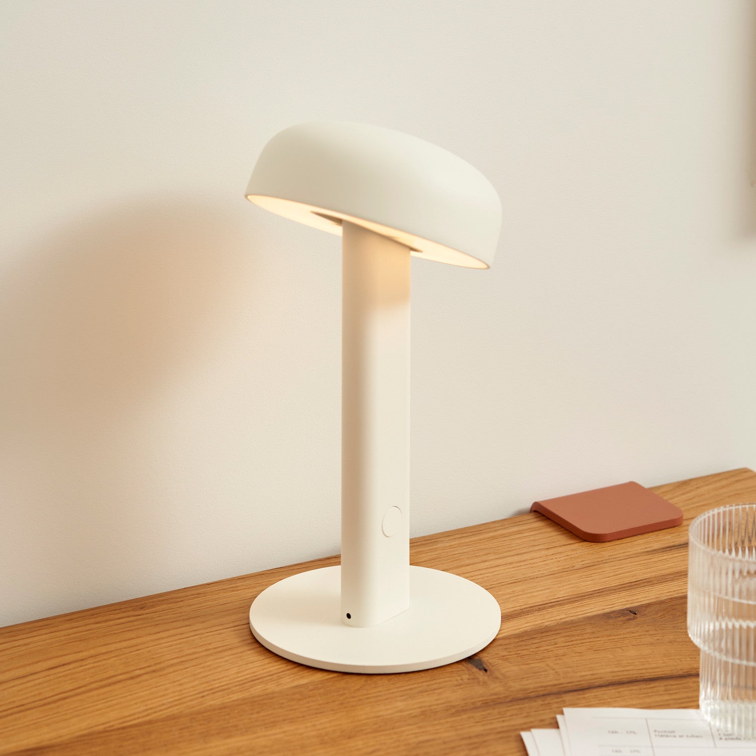 TIPTOE NOD table lamp