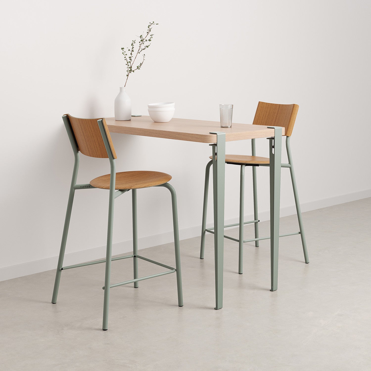 TIPTOE wall-mounted high table - eco-certified wood