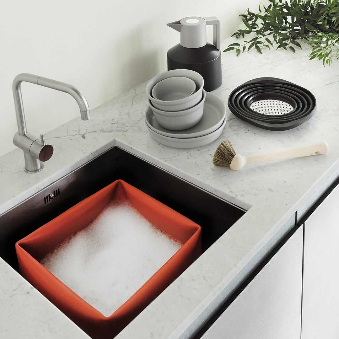 Normann Copenhagen Washing-Up Bowl & Brush