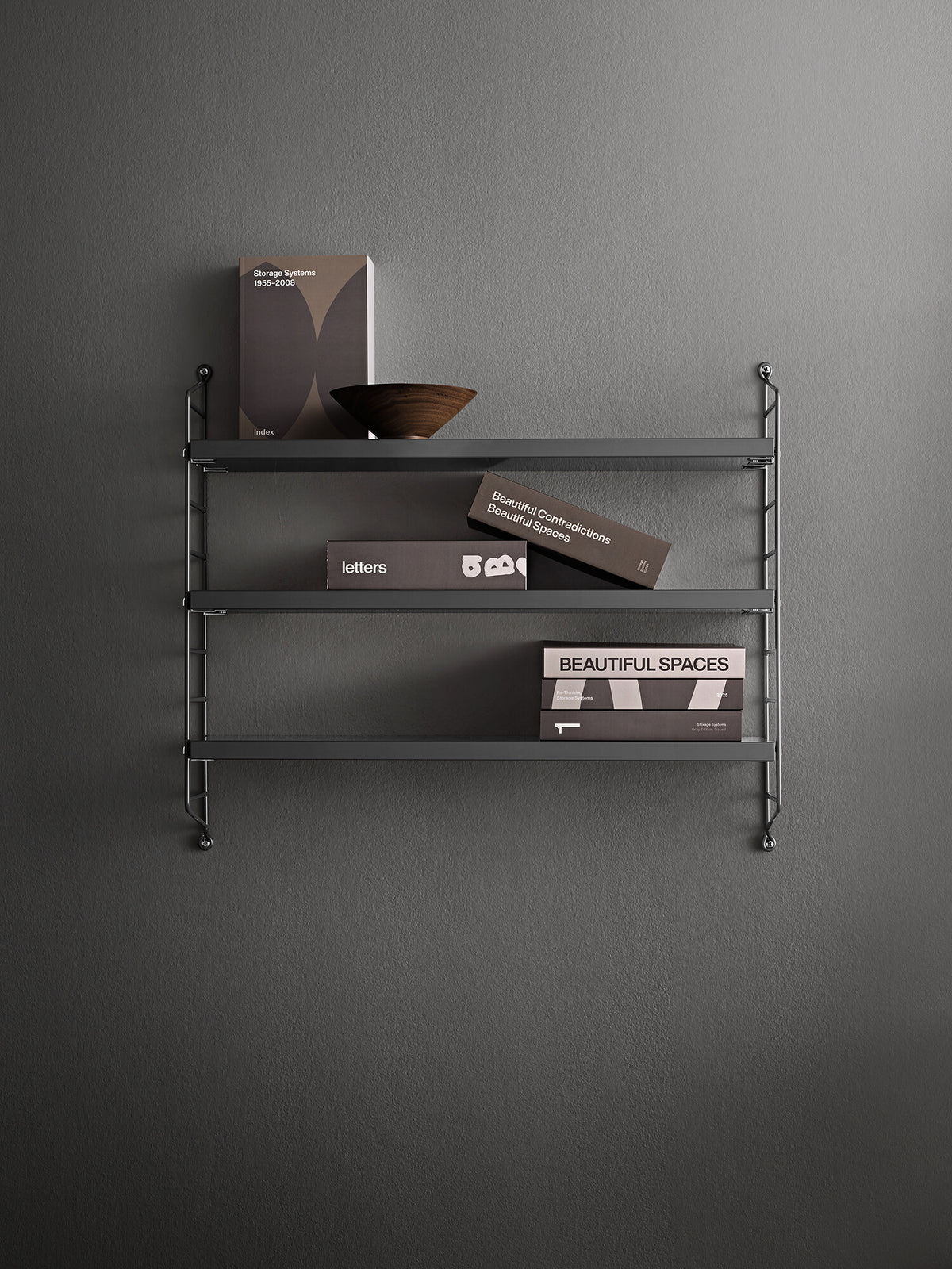 String Pocket in Dark grey/Dark grey, room setting