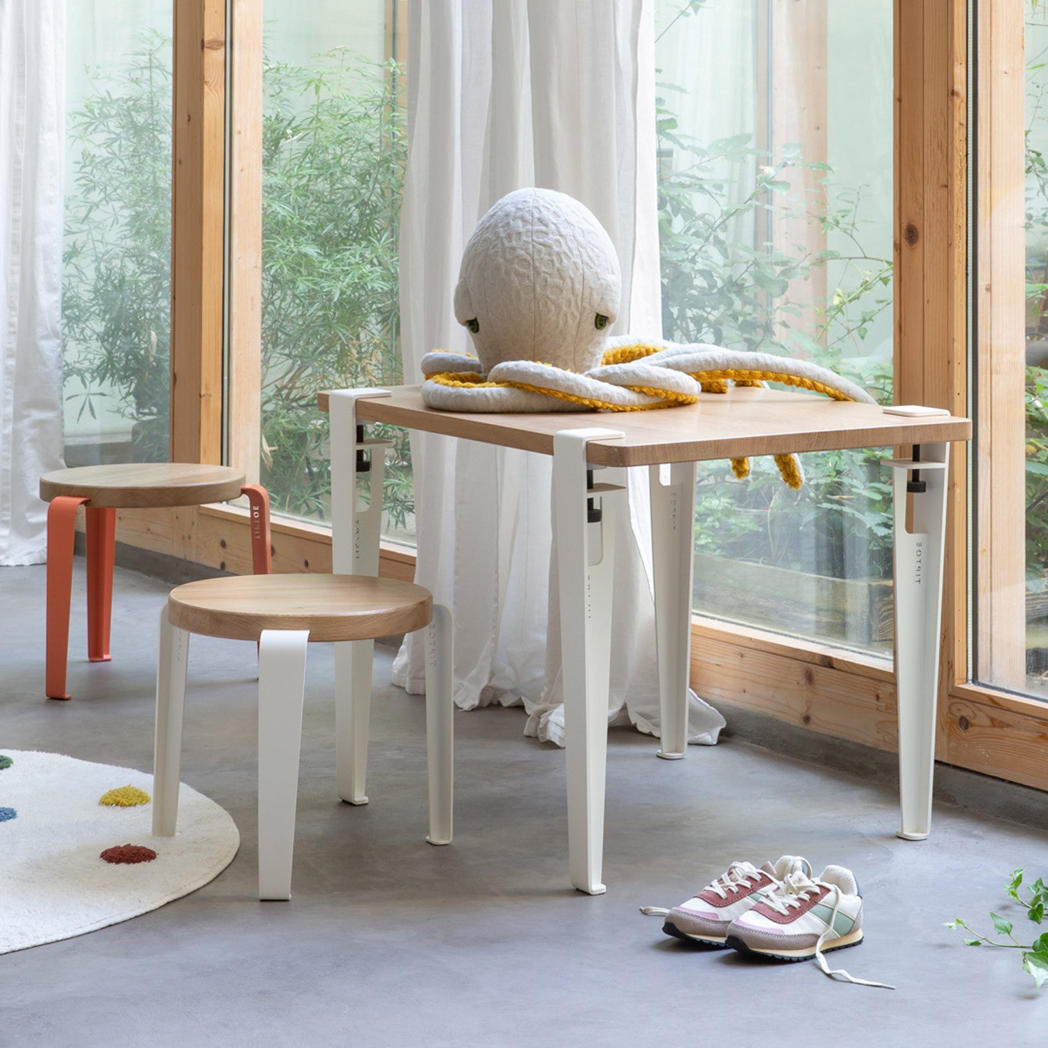 TIPTOE kids stool - solid oak