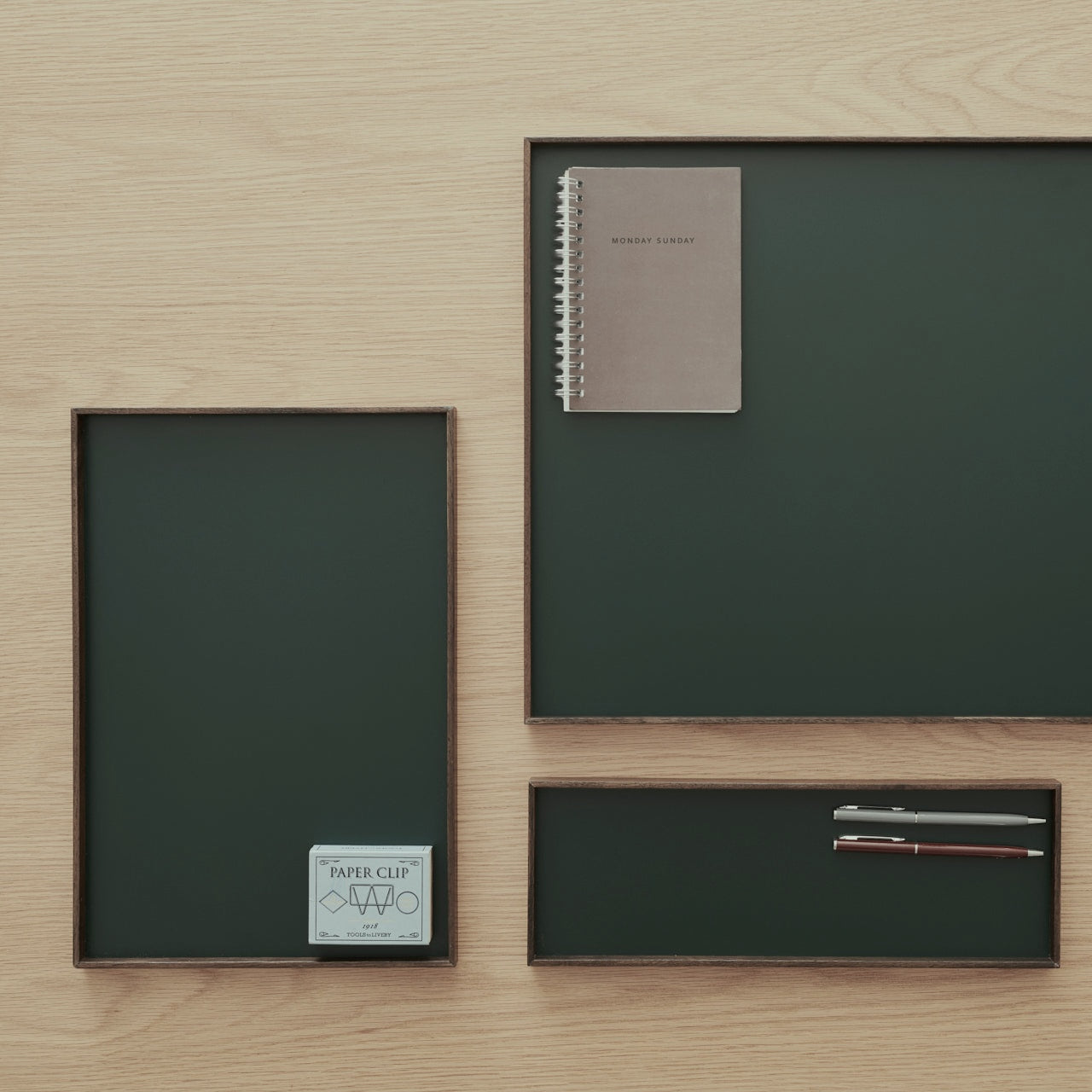 Gejst Frame tray medium, smoked oak/green
