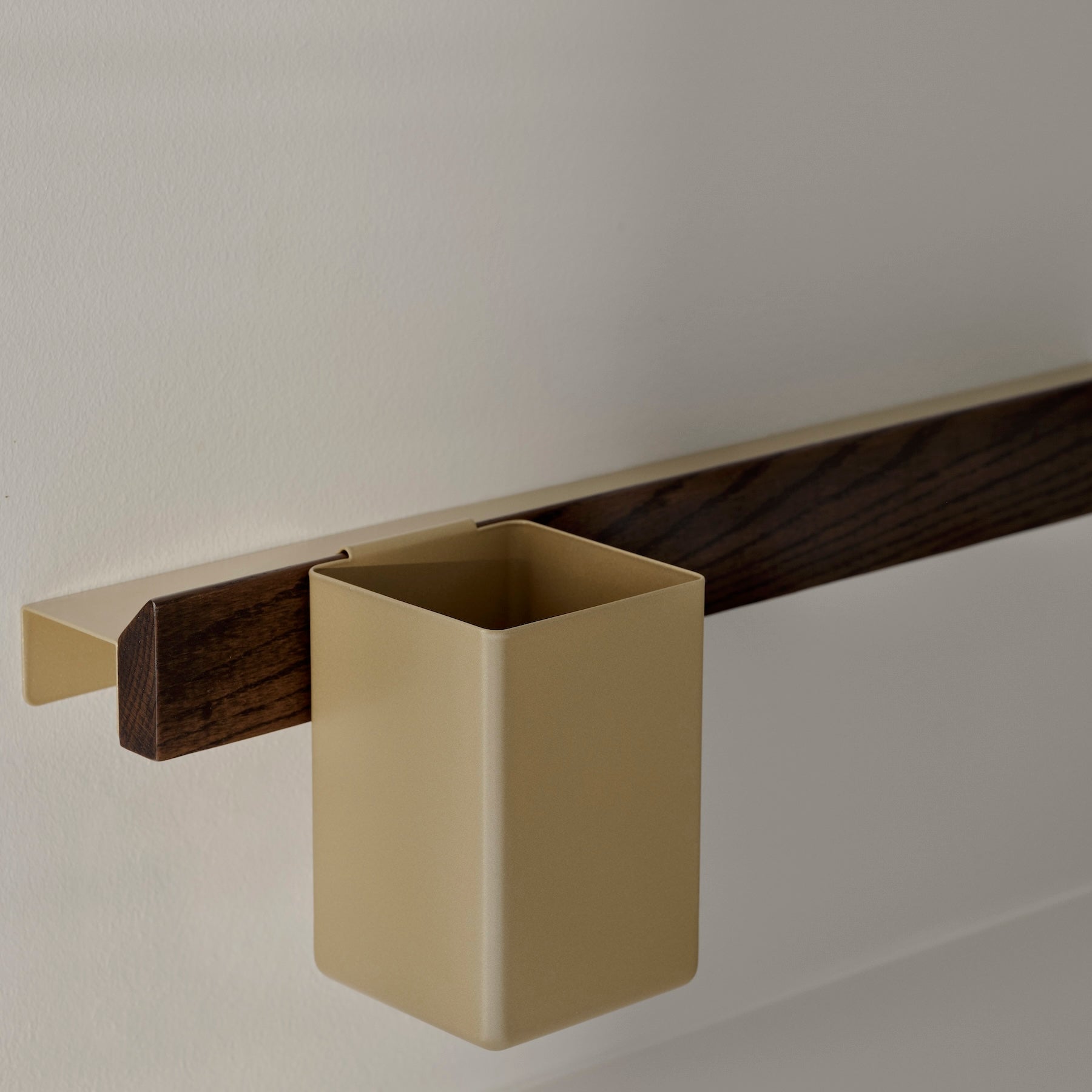 Gejst Flex Wall System - Dark Oak & Brass