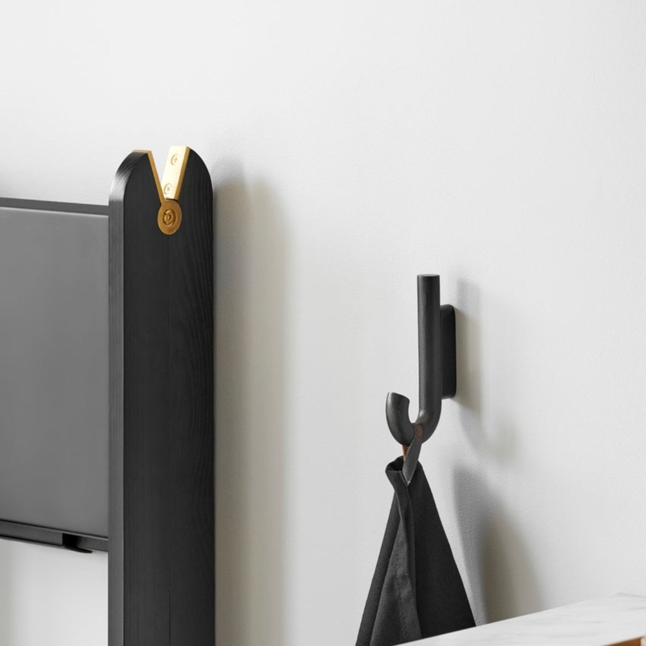 Gejst Hook Mini, black oak-black