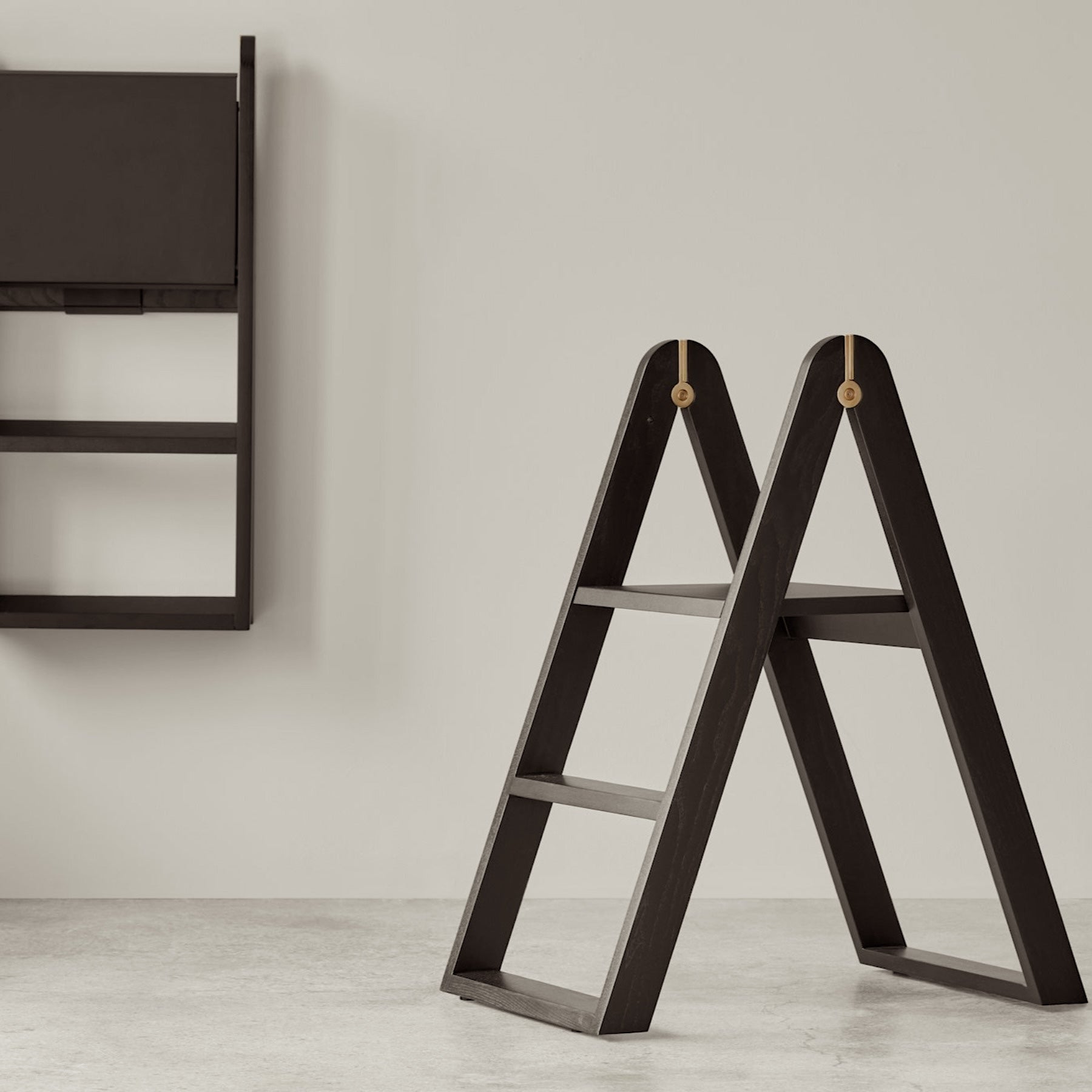 Gejst Reech Step Ladder, Black