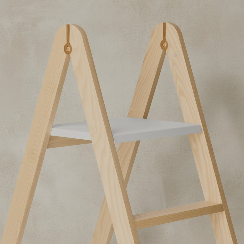 Gejst Reech Step Ladder, Ash