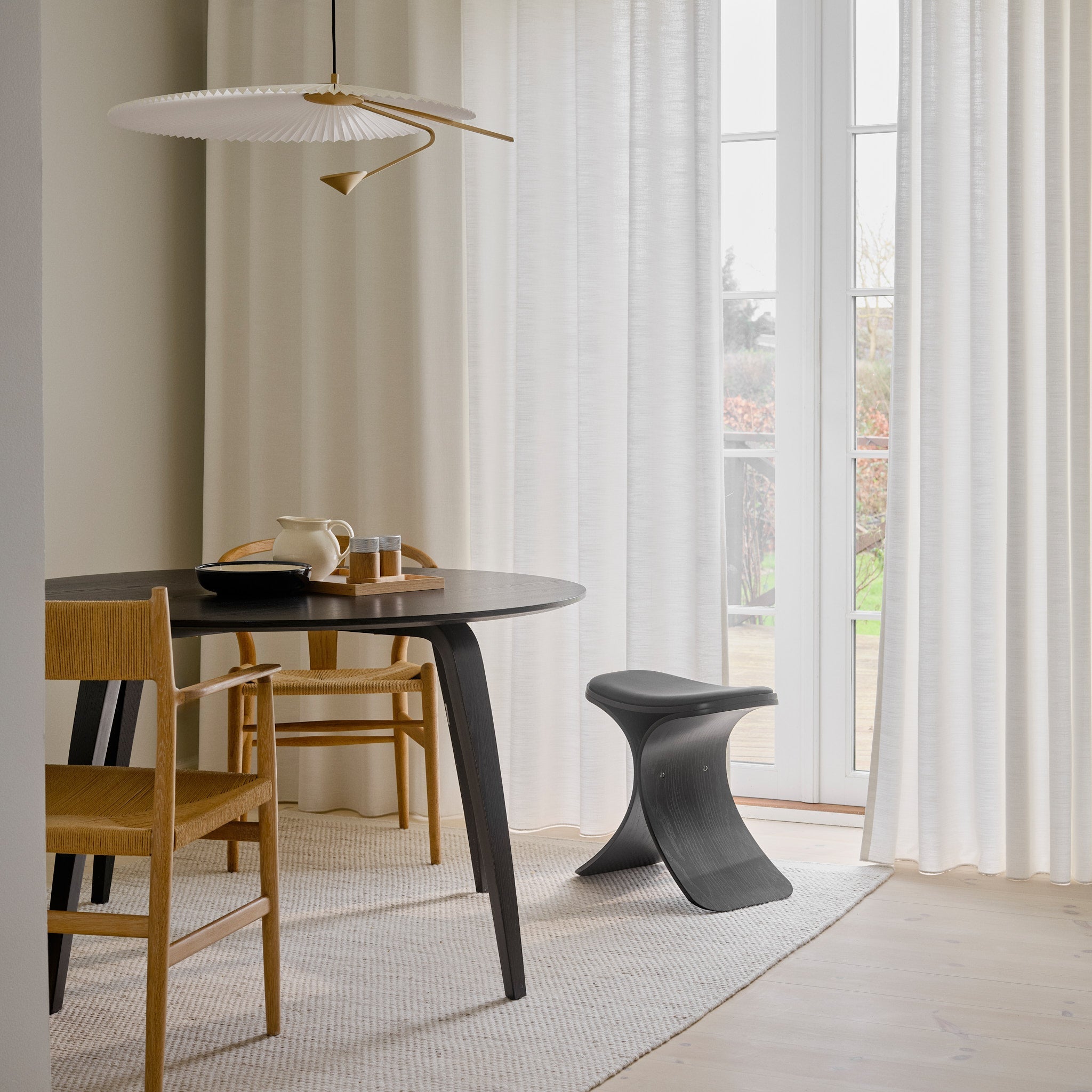 Gejst Luno Stool black oak/ black leather