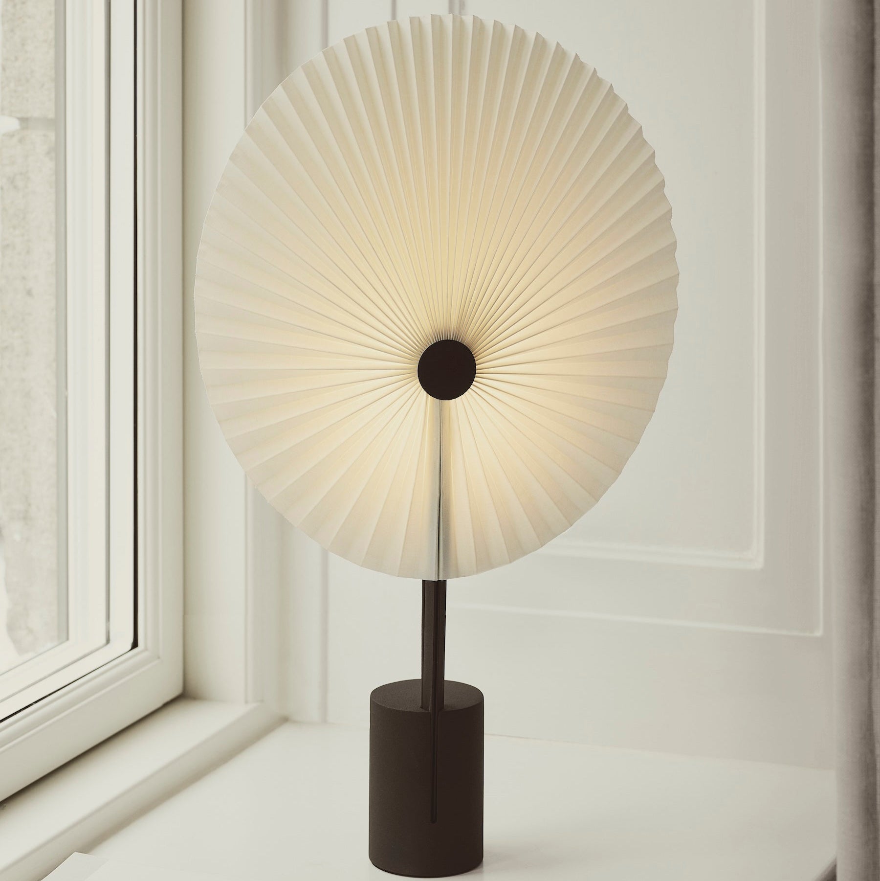 Gejst Liris Portable Table Lamp, Black