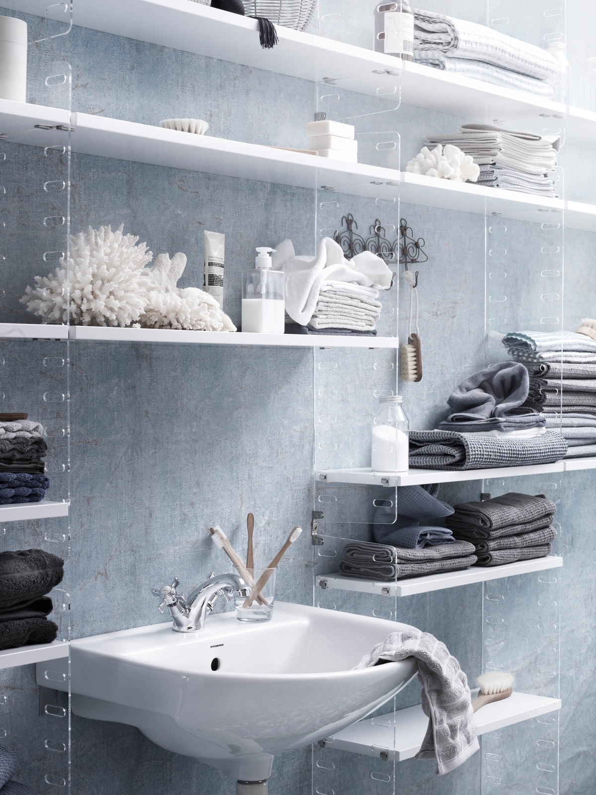 Shelf w58 x d20 cm in White, room setting