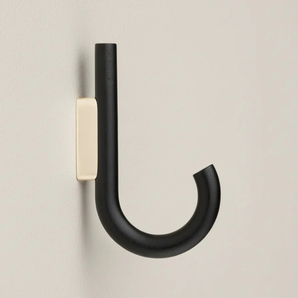 Gejst Hook Big, black oak-brass