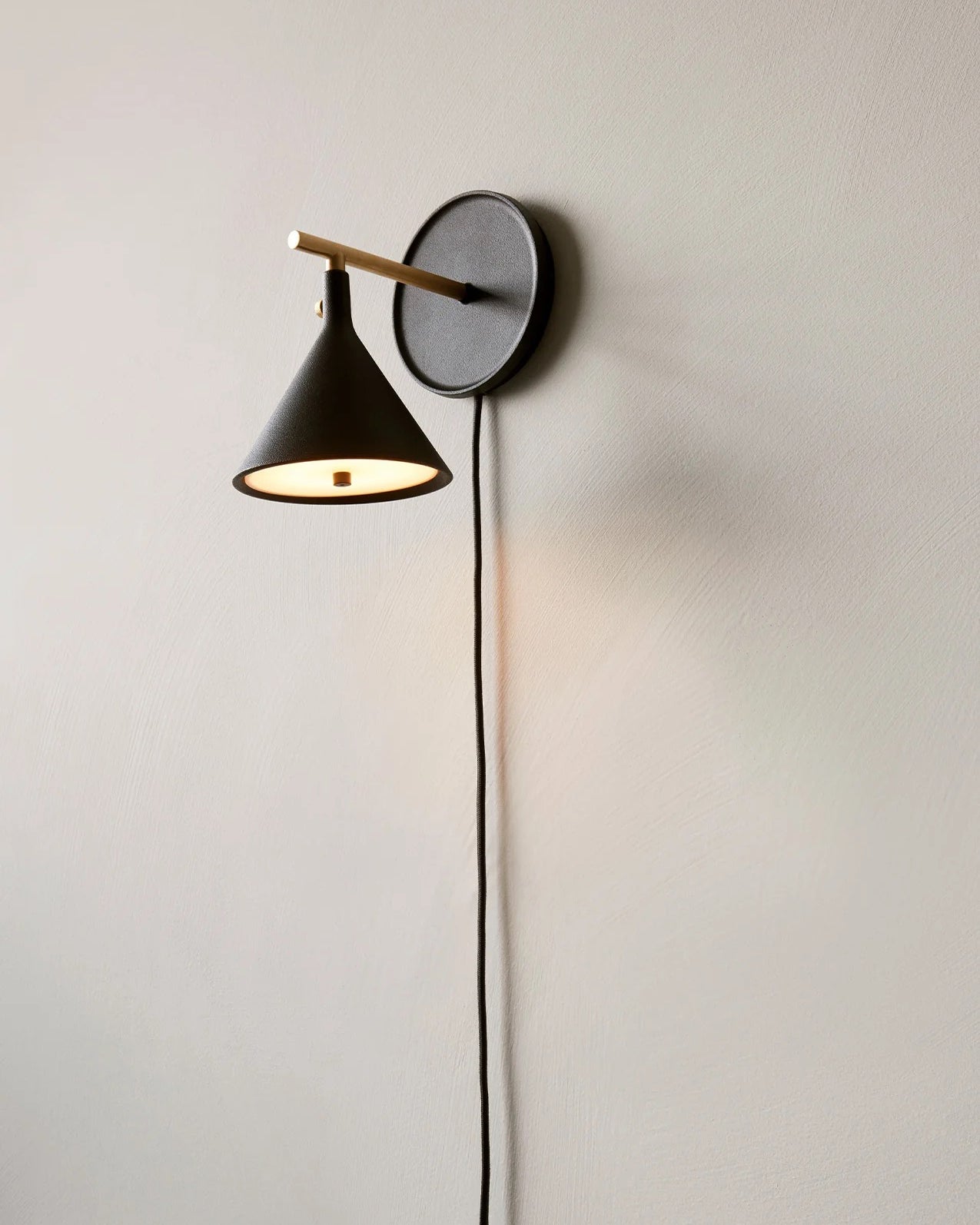 Audo Cast Sconce Wall Lamp