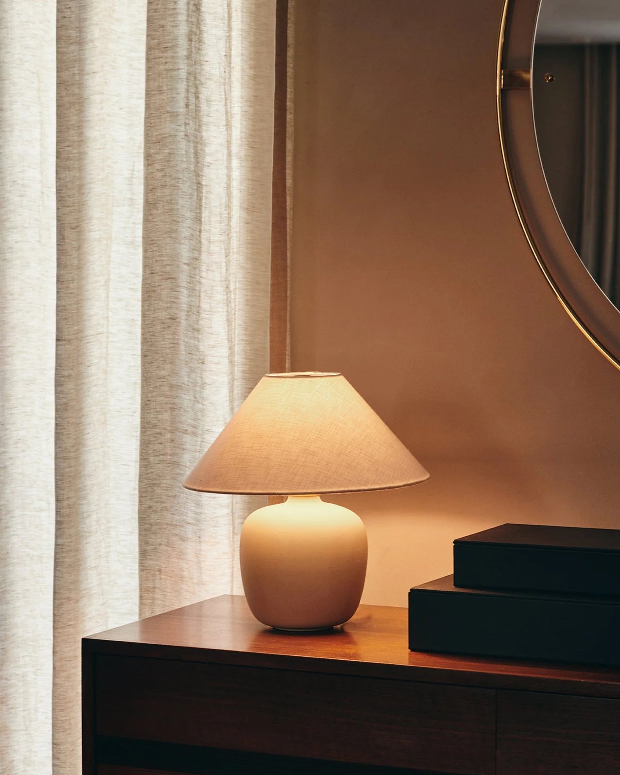 Audo Torso Table Lamp 37