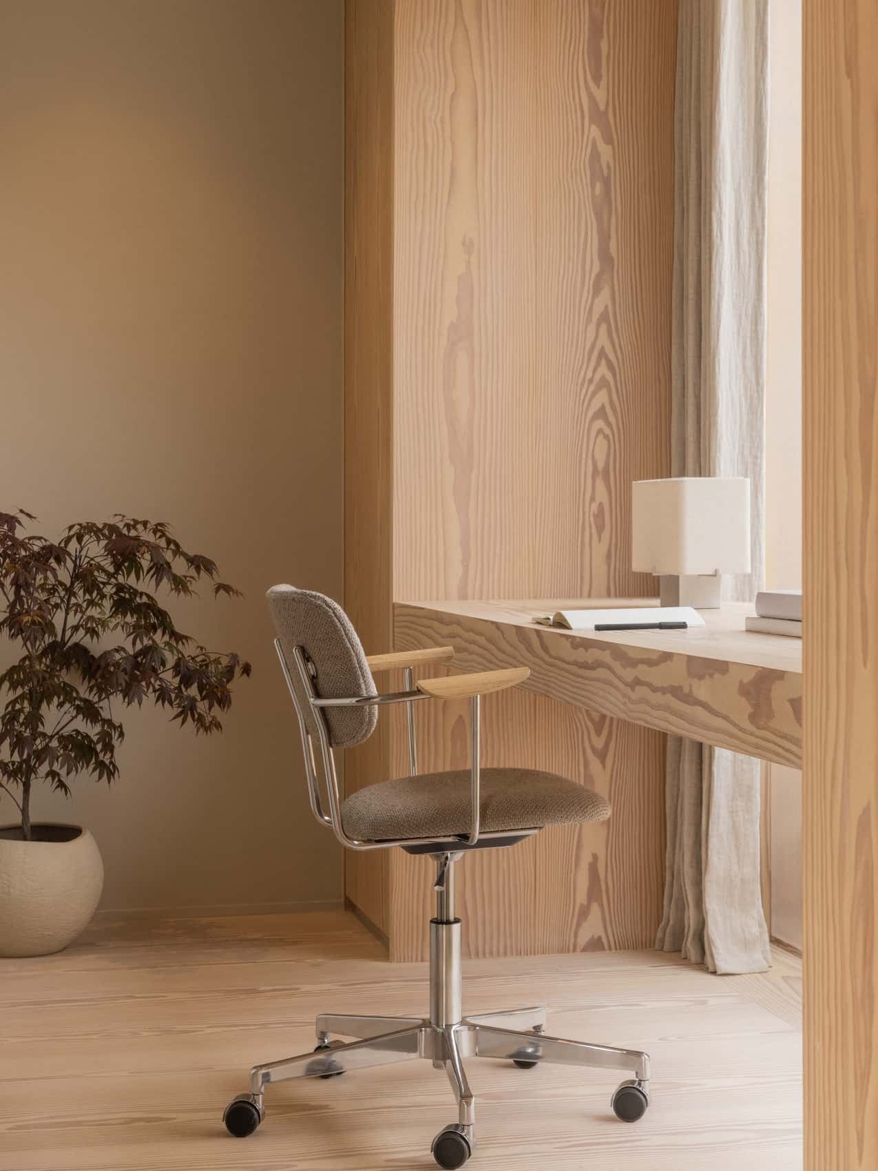 Audo Nonna Table Lamp, Aluminium