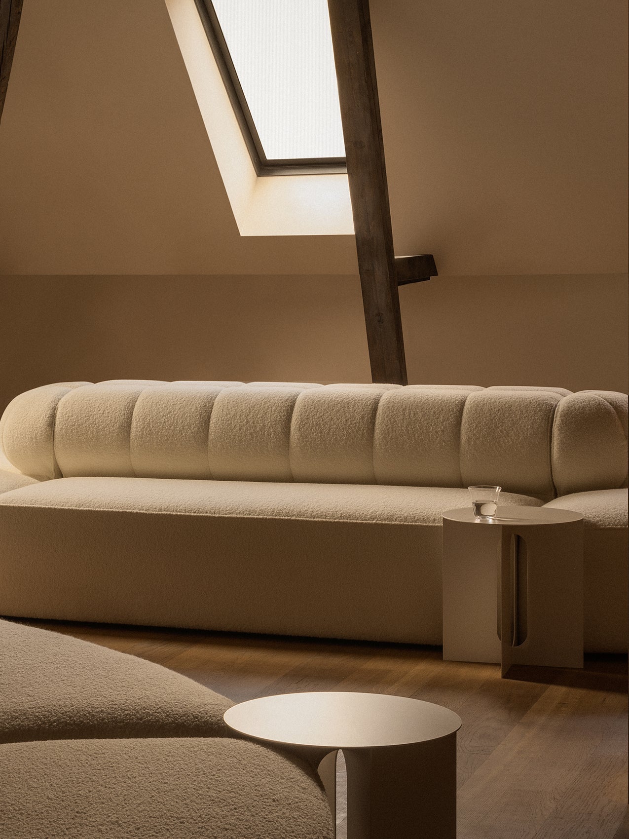 Audo Eave Seamline Modular, 34" Depth