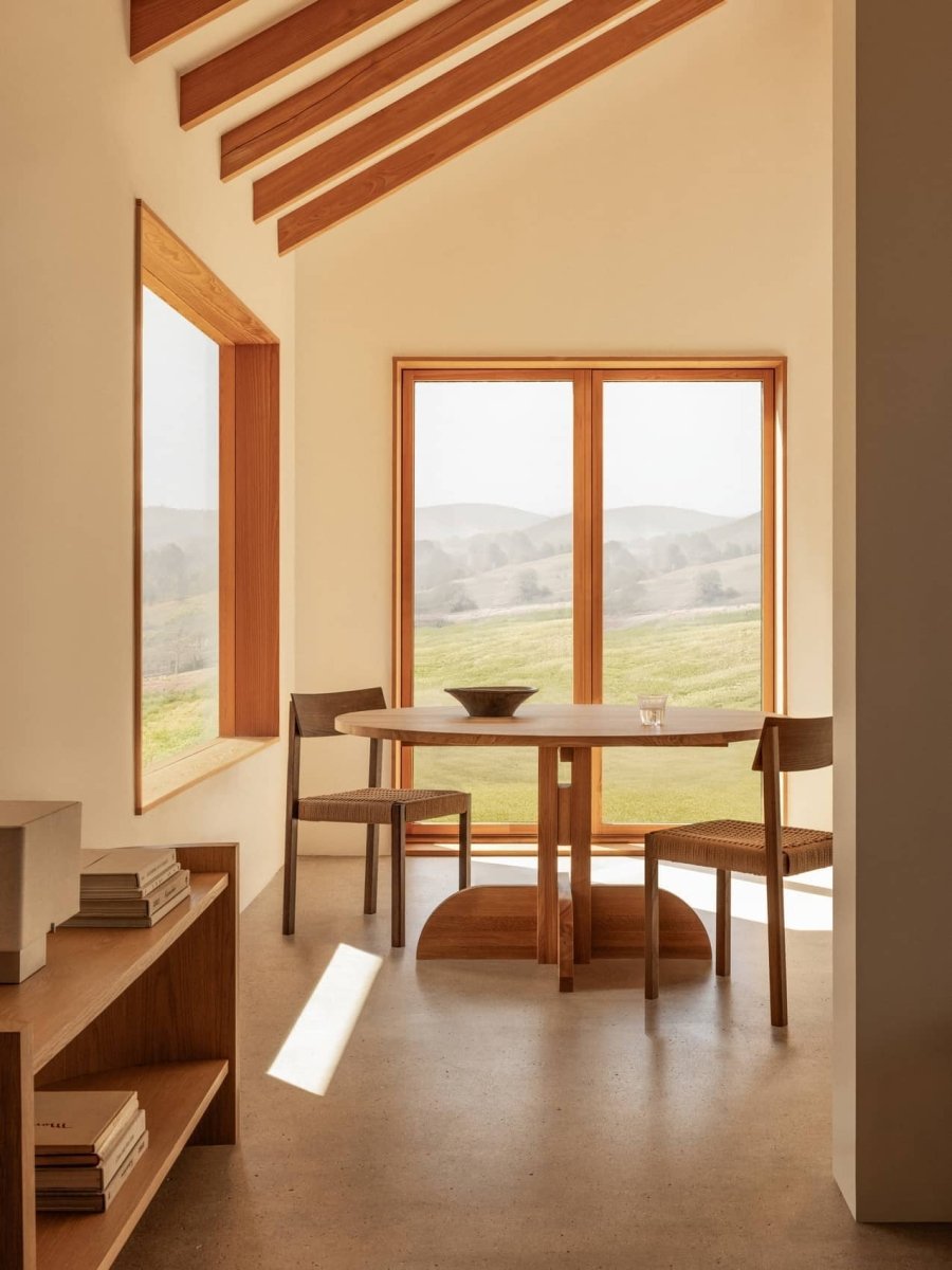 Audo Puffin Dining Table, Round – lifestyle image