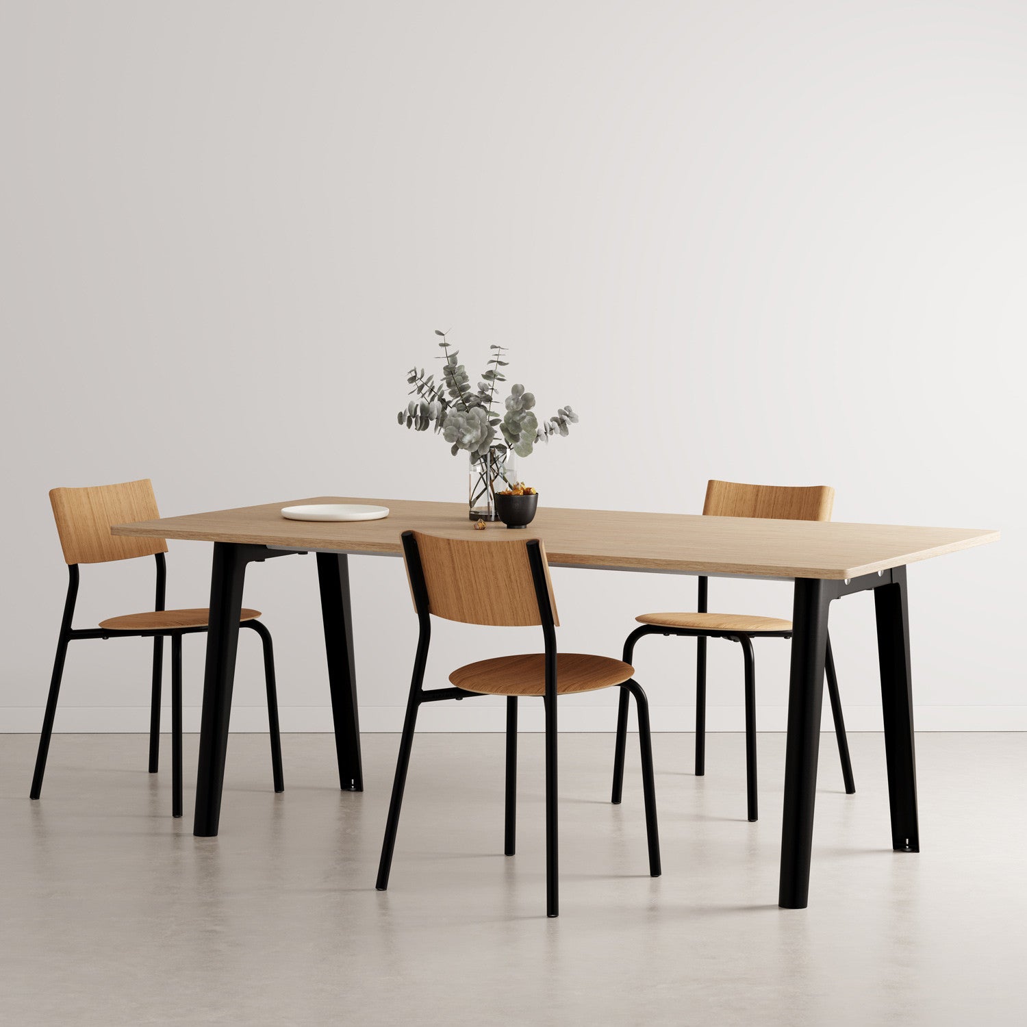 TIPTOE NEW MODERN dining table - eco-certified wood