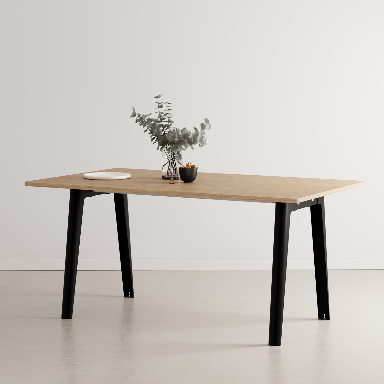 B2C_DINING_BLACK_W