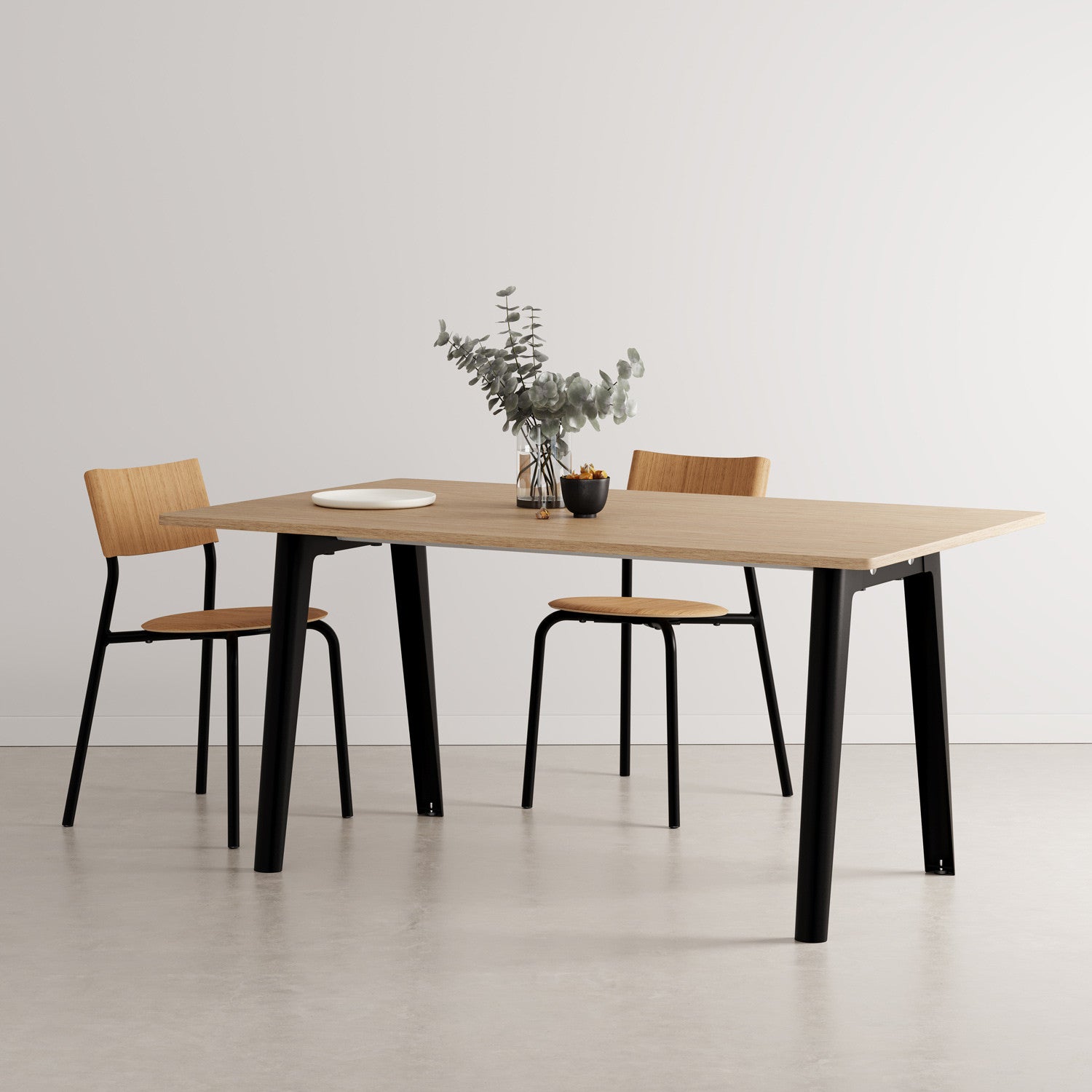 TIPTOE NEW MODERN dining table - eco-certified wood