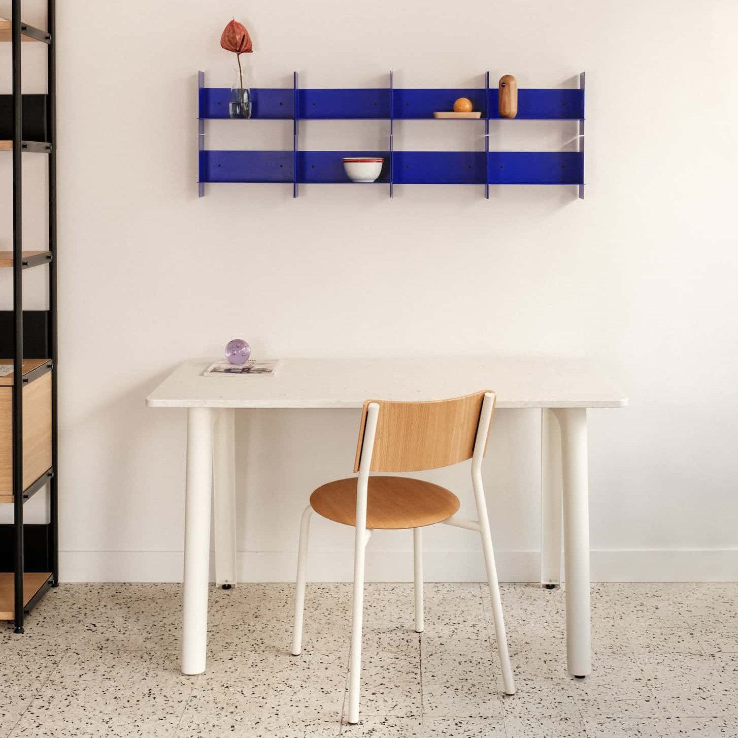 TIPTOE NEW MODERN desk - Venezia recycled plastic