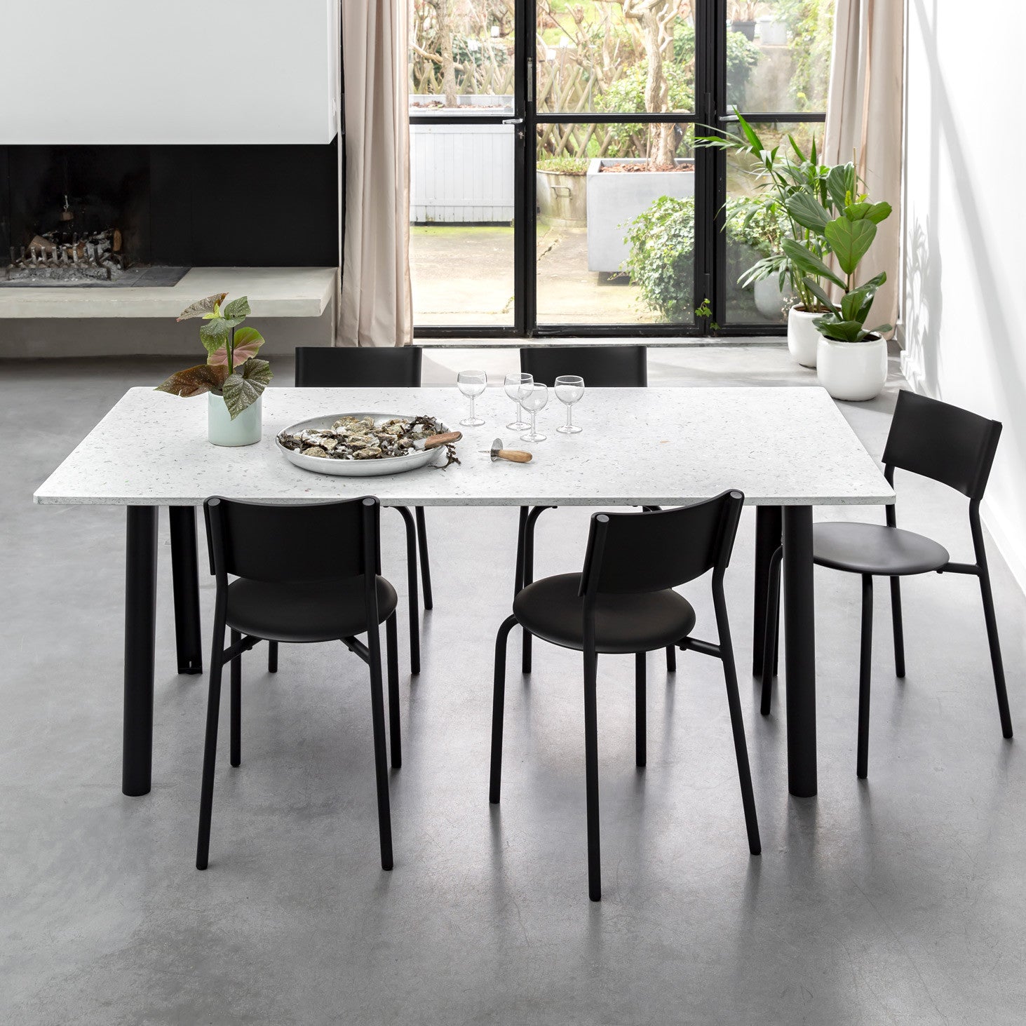 TIPTOE NEW MODERN dining table - Venezia recycled plastic