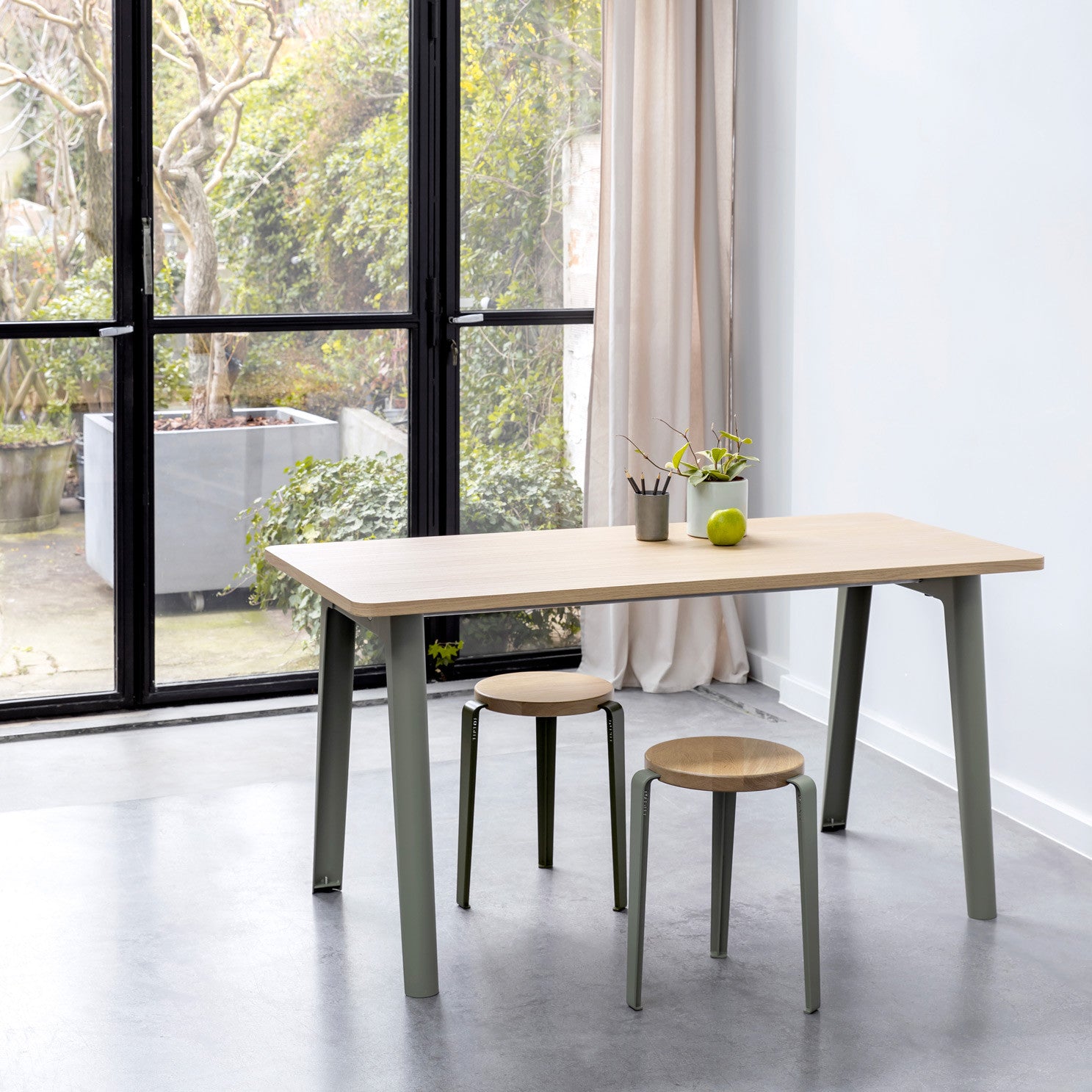 TIPTOE NEW MODERN desk - eco-certified wood