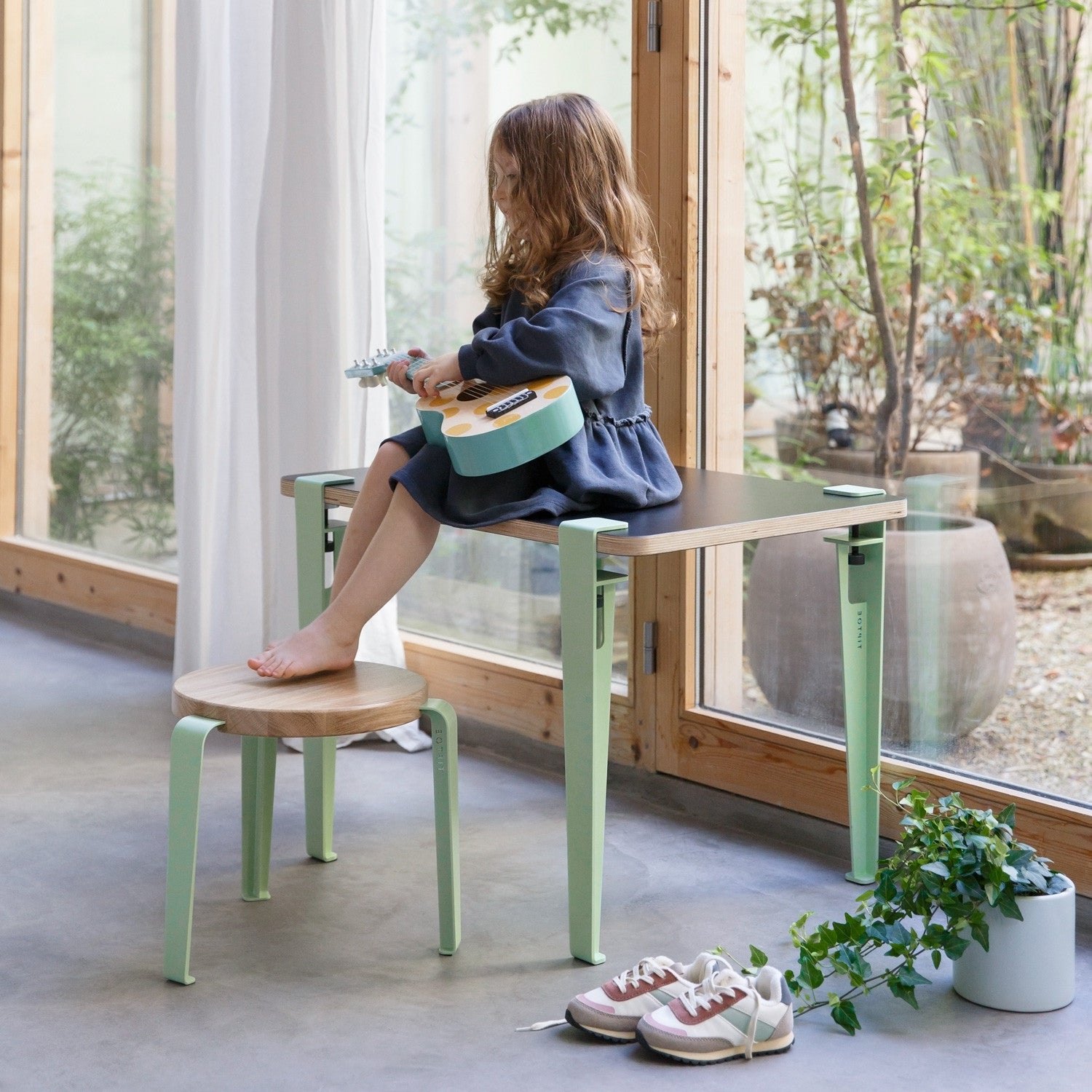 TIPTOE kids stool - solid oak