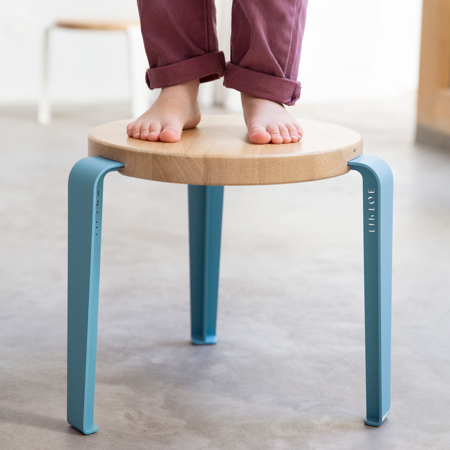 TIPTOE kids stool - solid oak