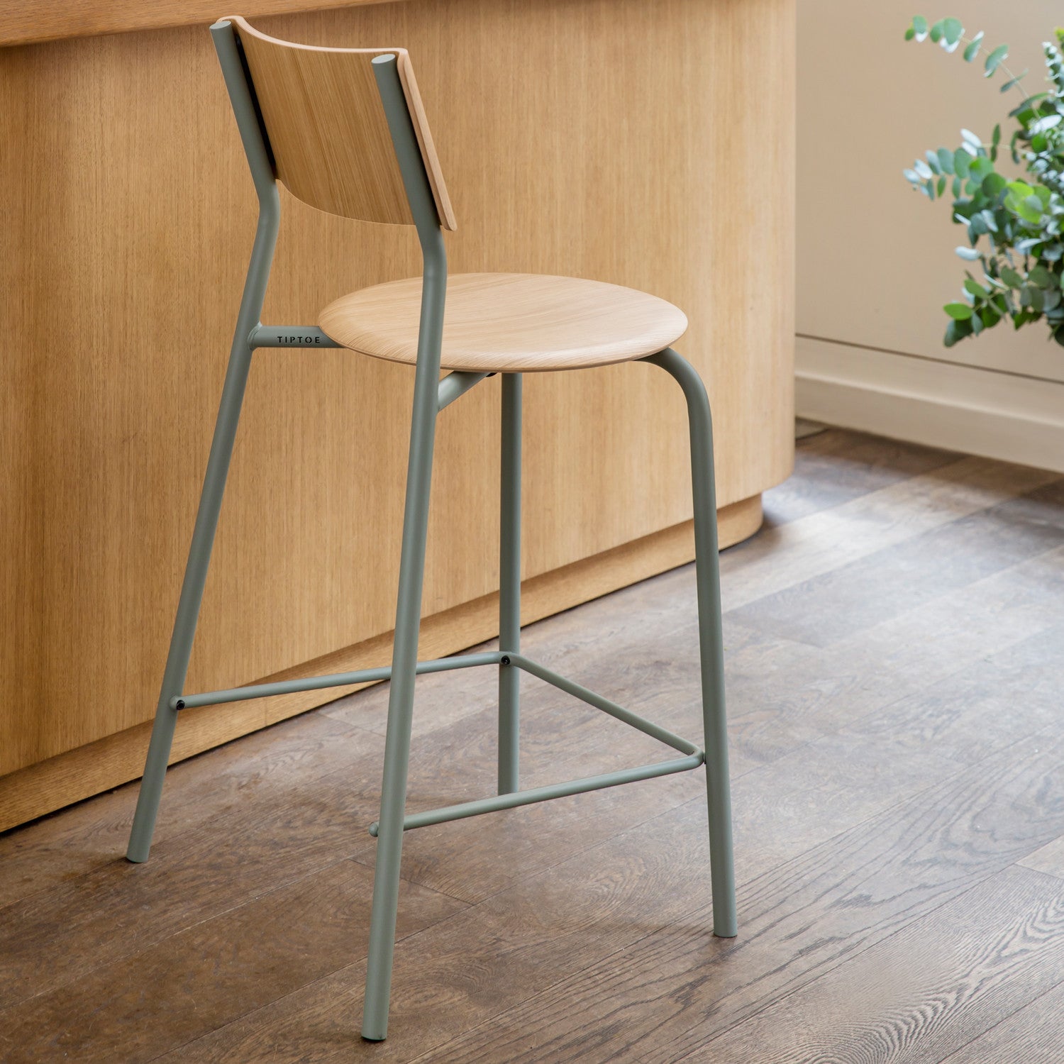 TIPTOE SSD bar chair - eco-certified wood