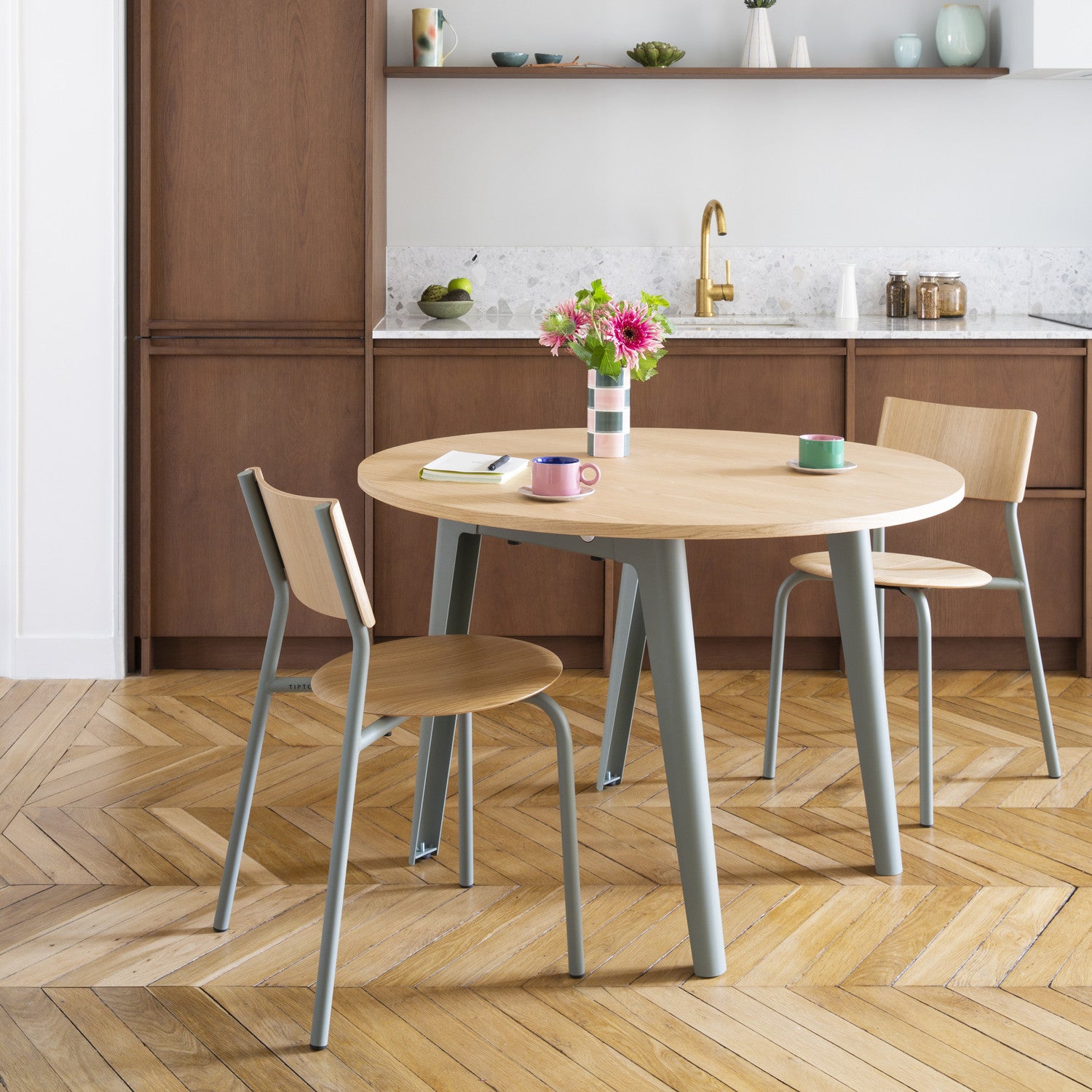 TIPTOE NEW MODERN round table diameter 110cm - eco-certified wood