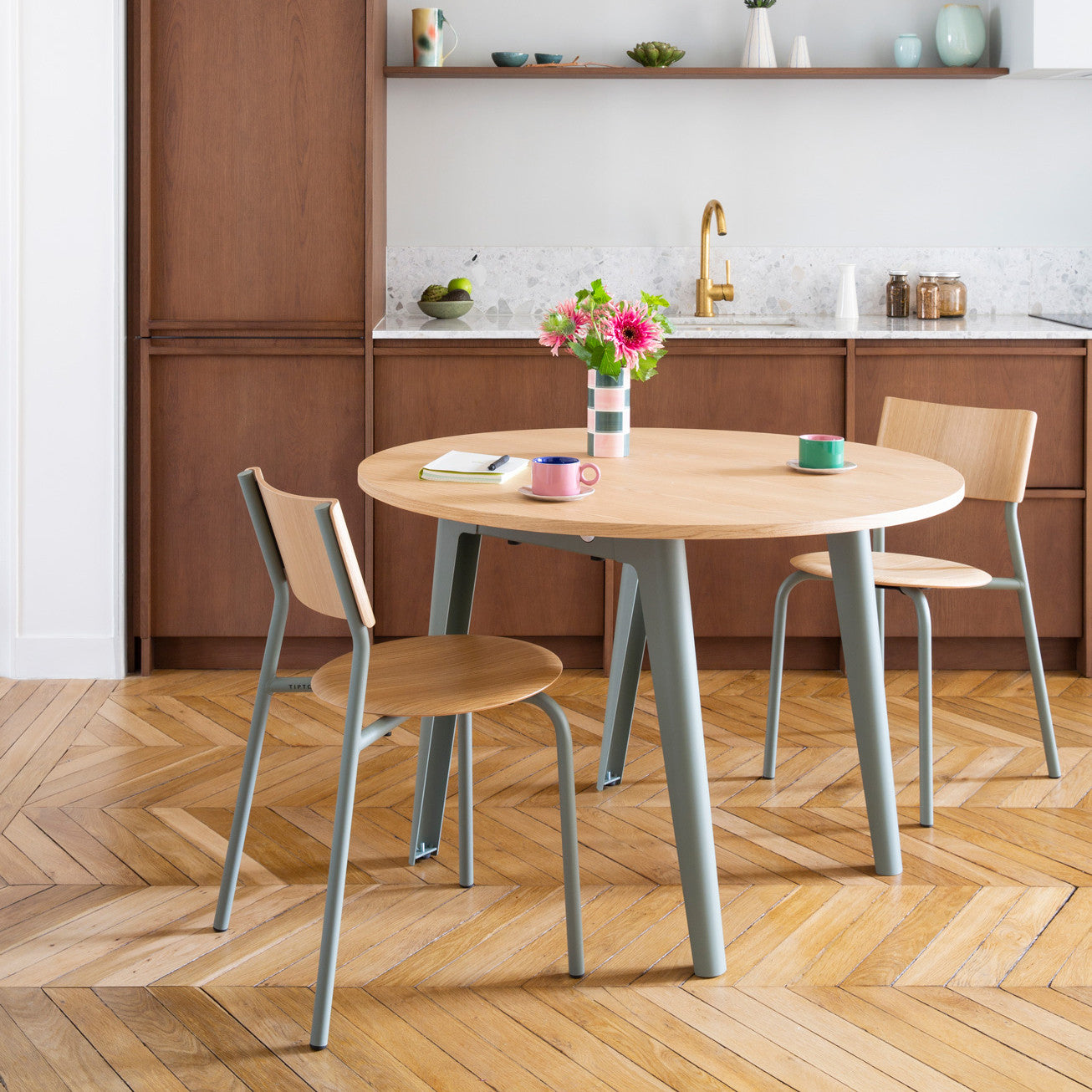 TIPTOE NEW MODERN round table diameter 110cm - eco-certified wood