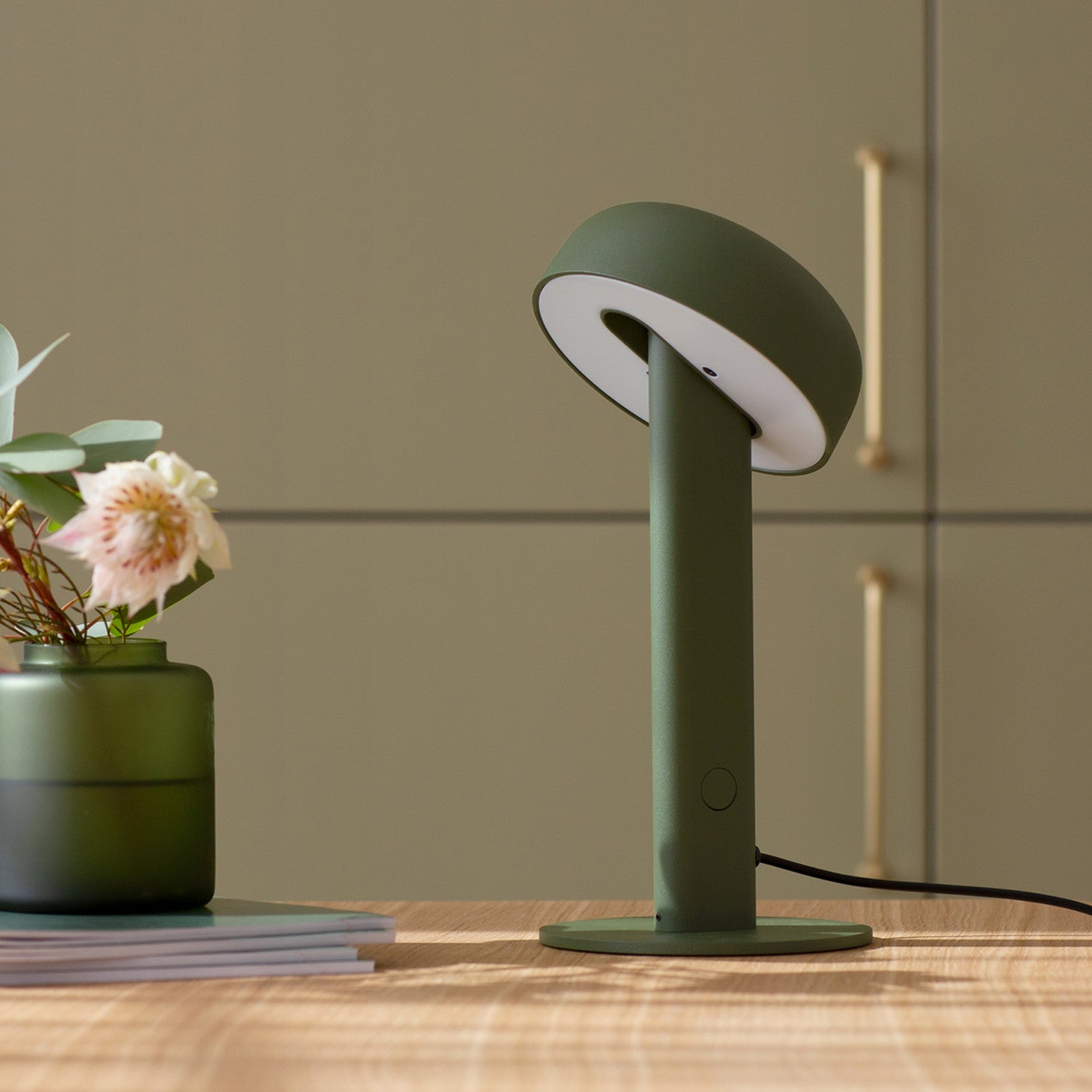TIPTOE NOD table lamp