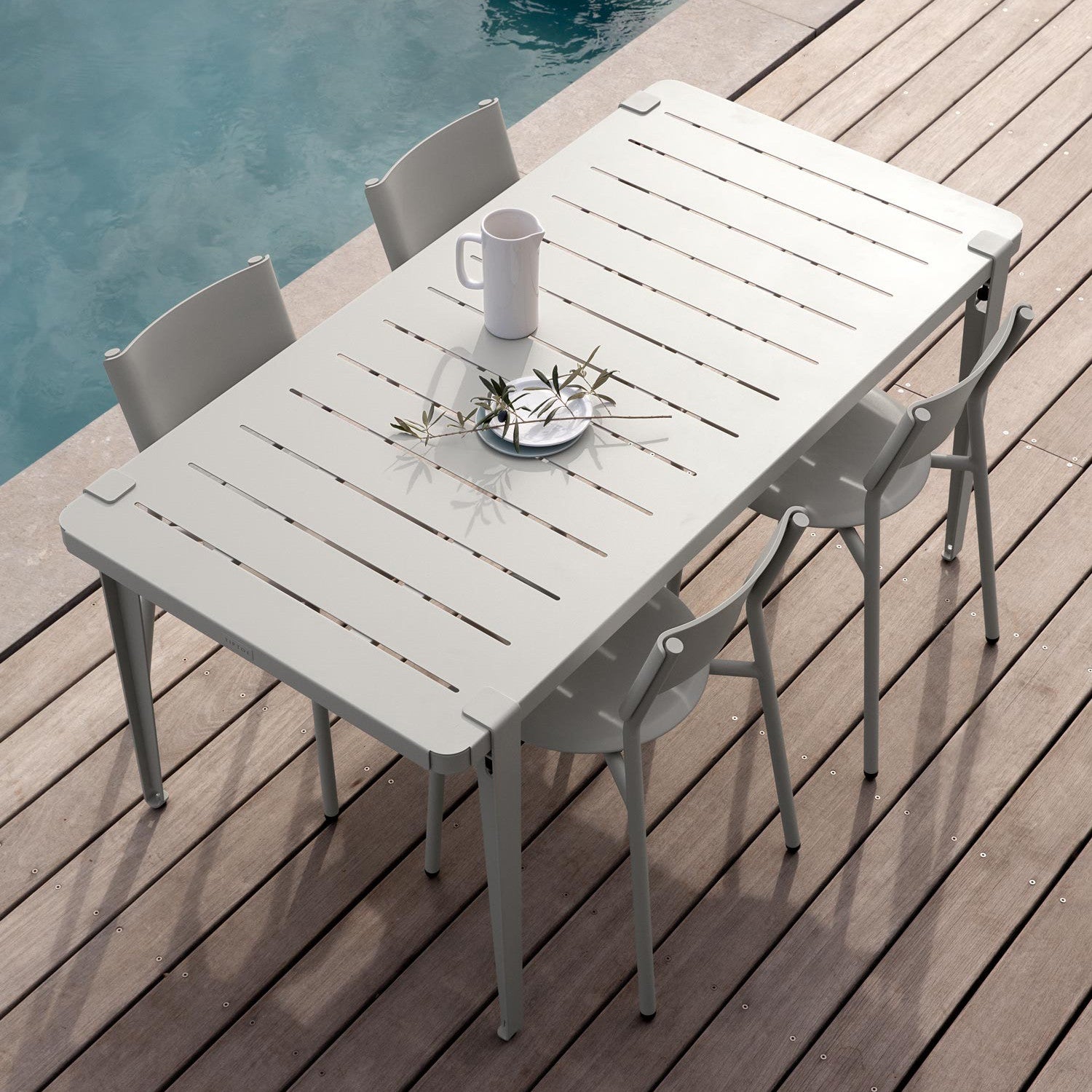 TIPTOE Outdoor table - powder-coated steel