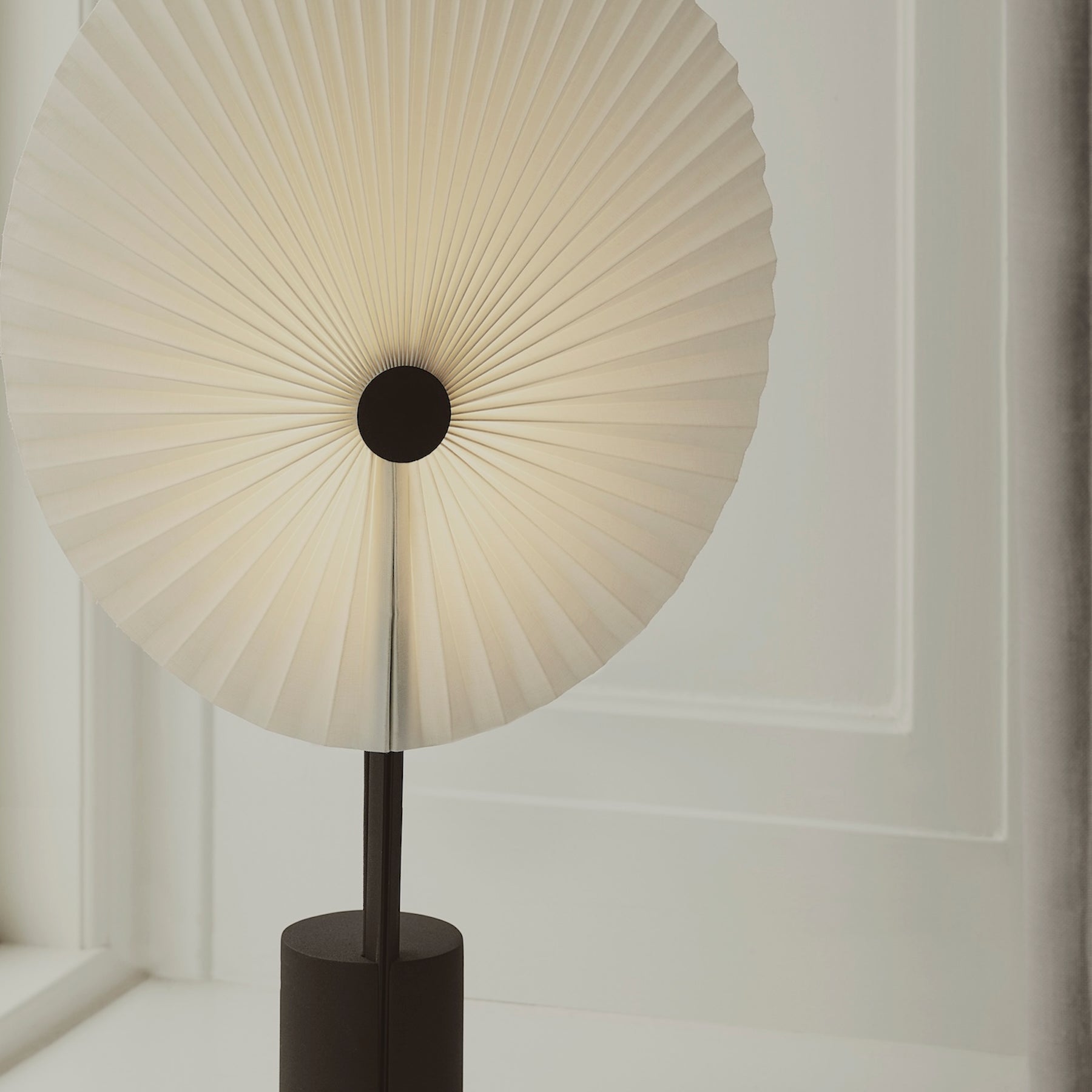 Gejst Liris Portable Table Lamp, Black
