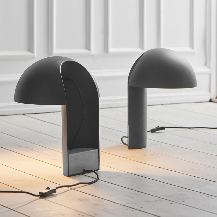 Gejst Leery table lamp, black