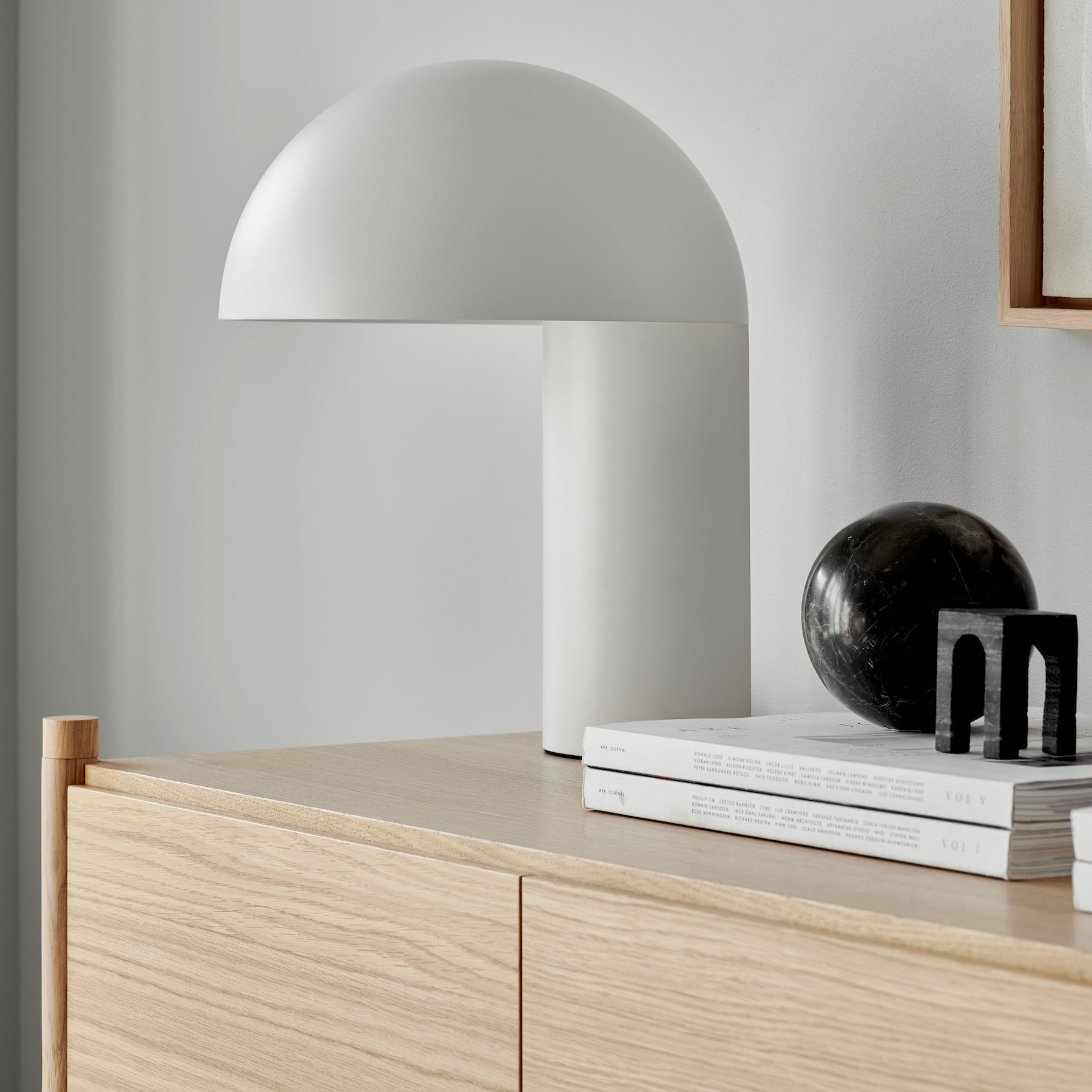 Gejst Leery table lamp, white