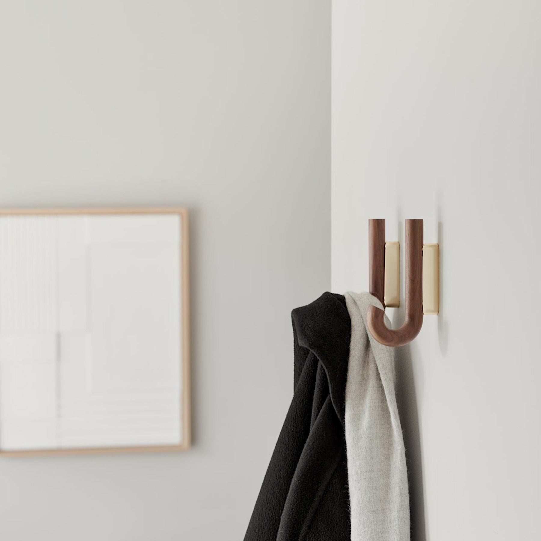 Gejst Hook Mini, walnut-brass
